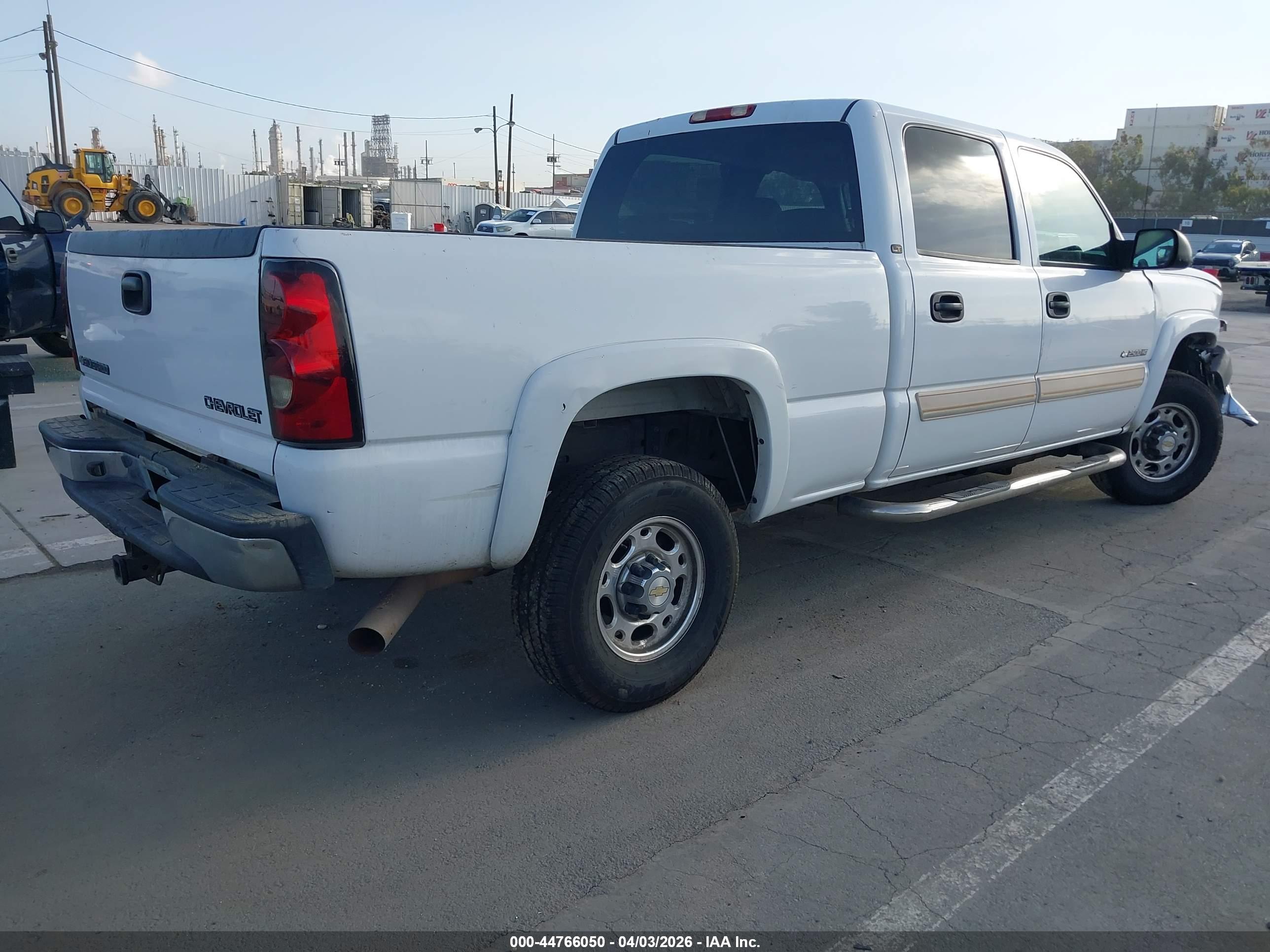 CHEVROLET SILVERADO image 4