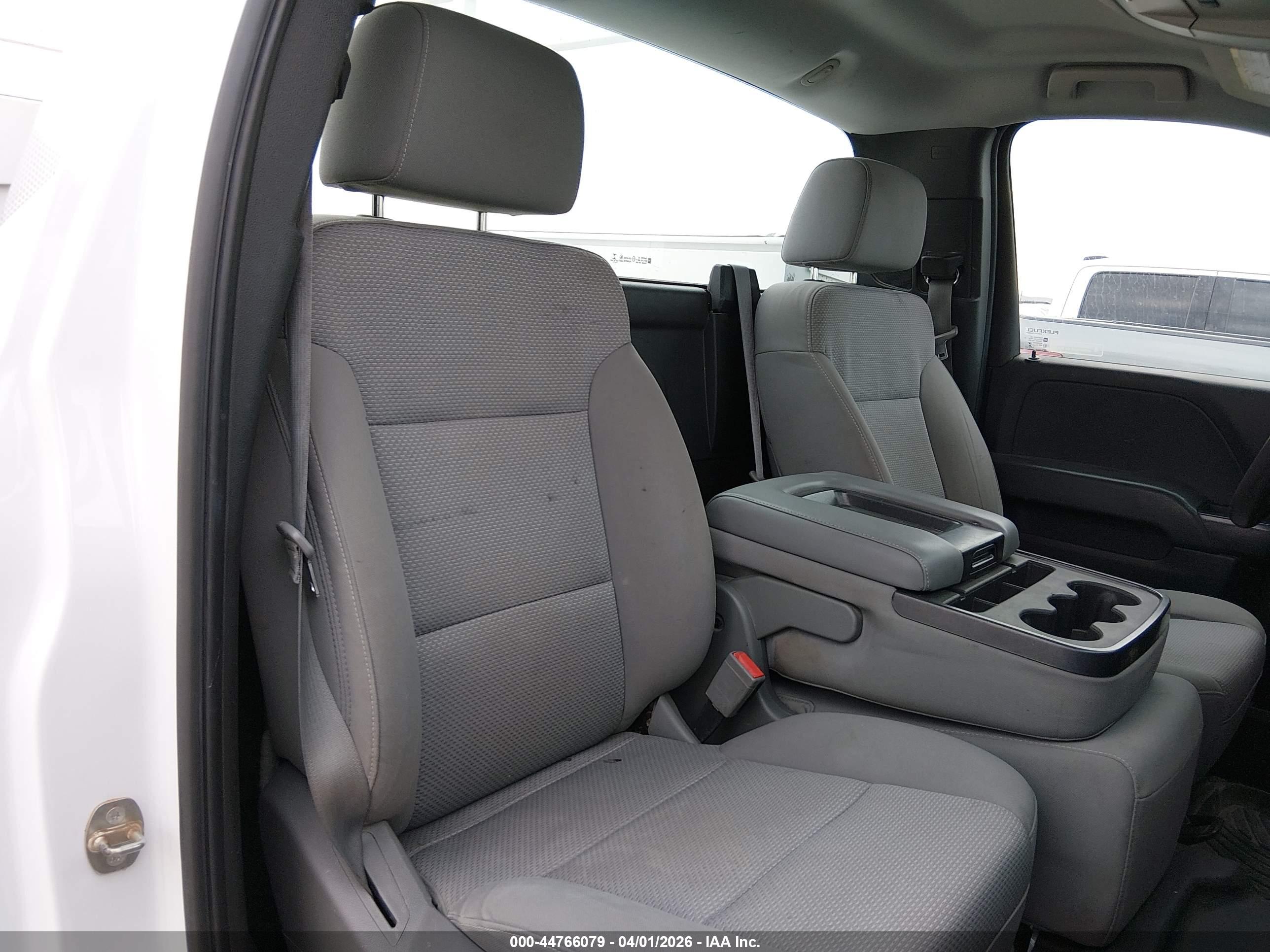 CHEVROLET SILVERADO image 8