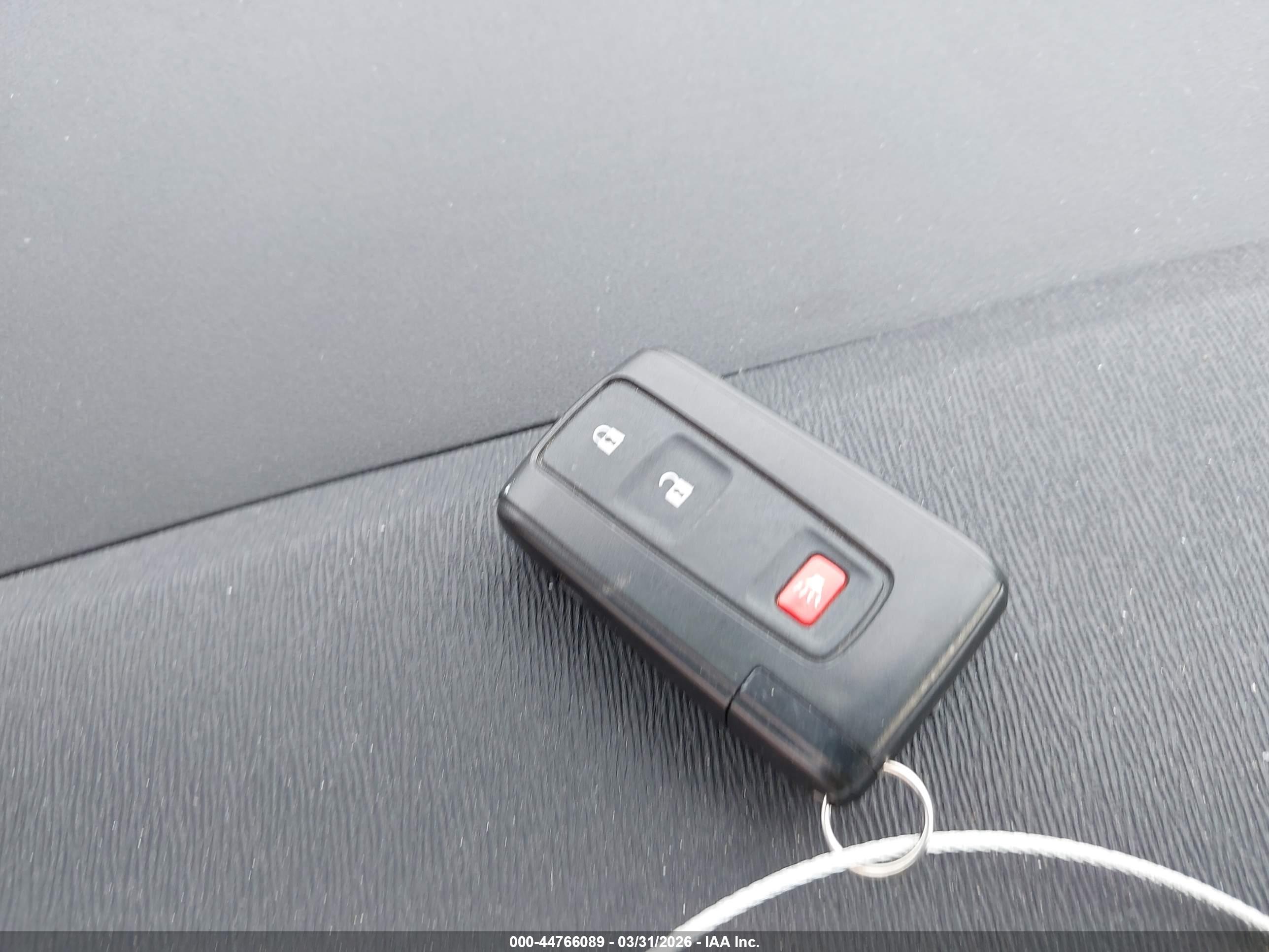TOYOTA PRIUS image 11