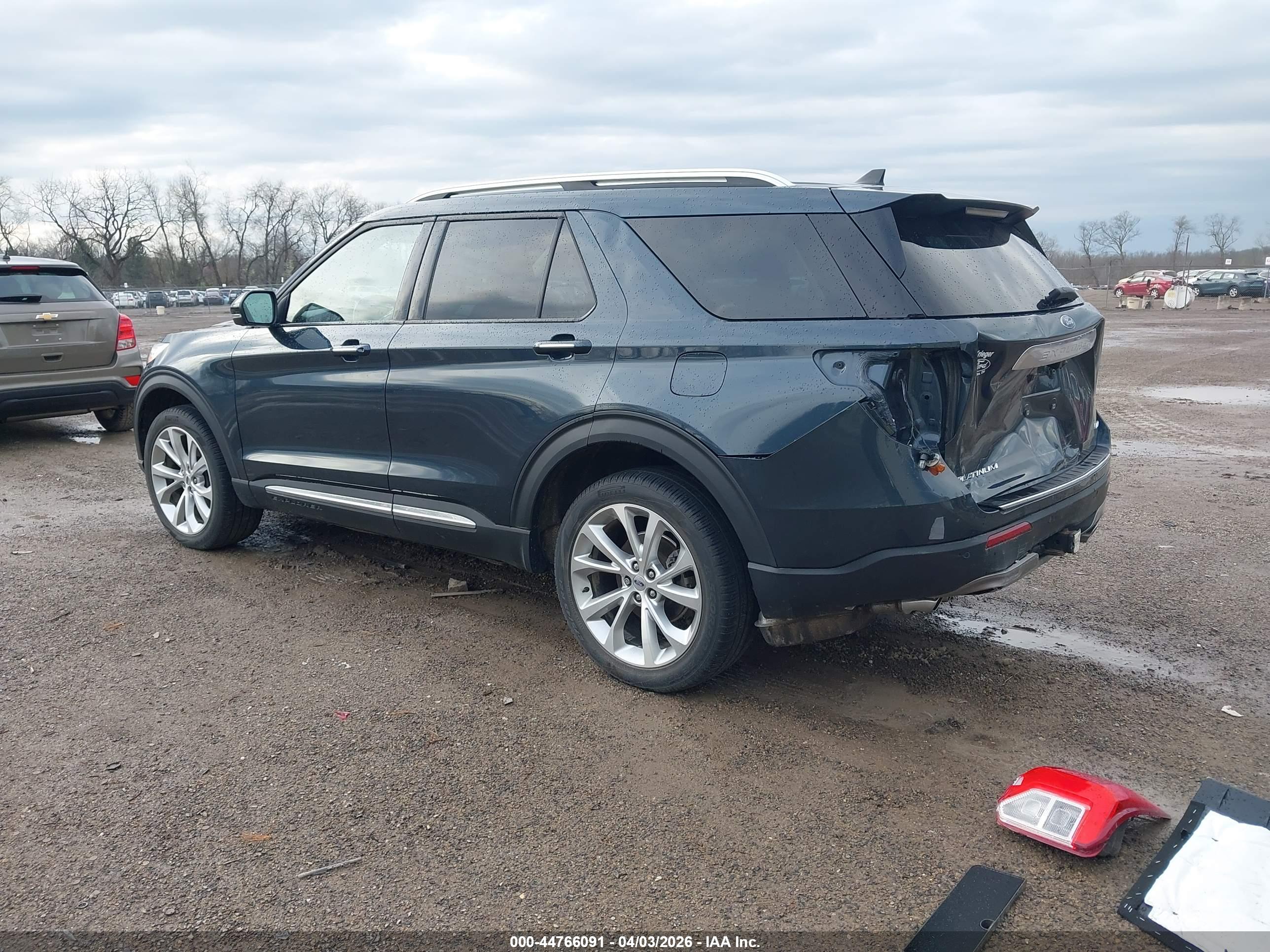 FORD EXPLORER image 3