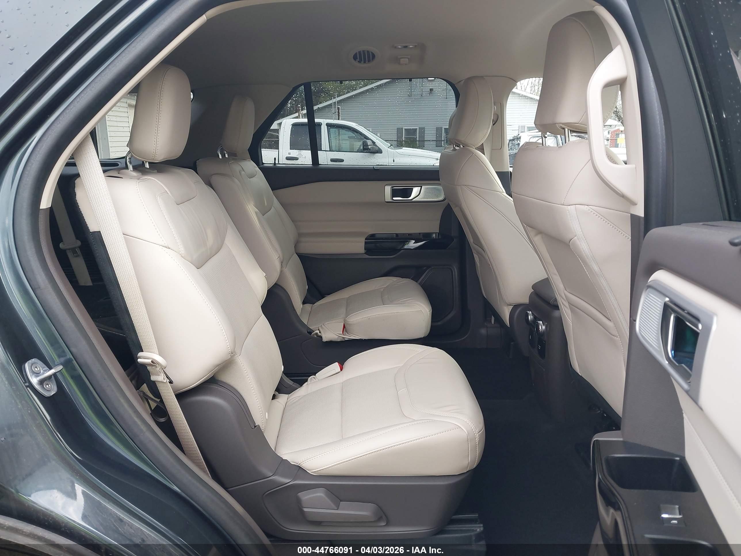 FORD EXPLORER image 8