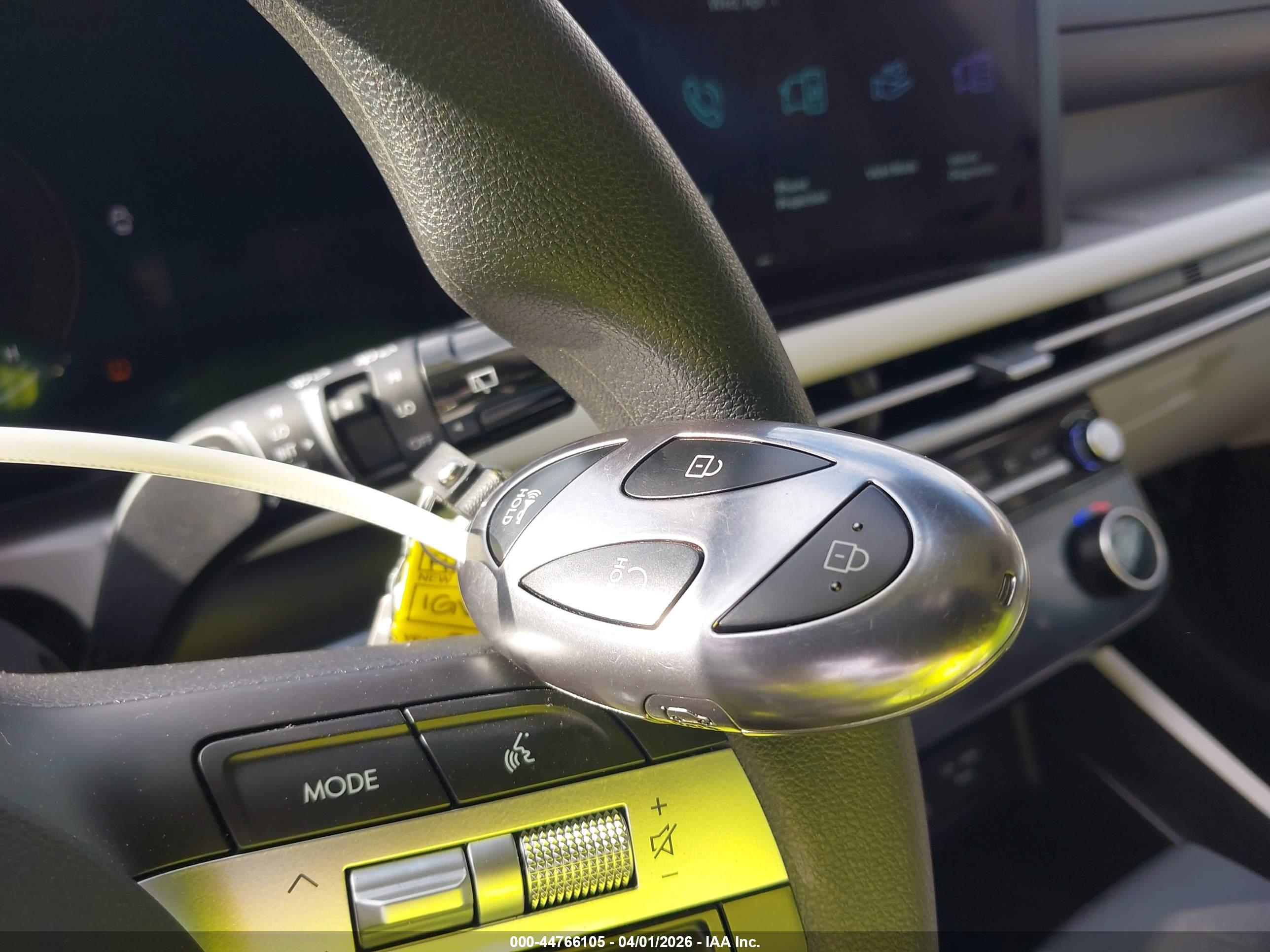 HYUNDAI TUCSON image 11