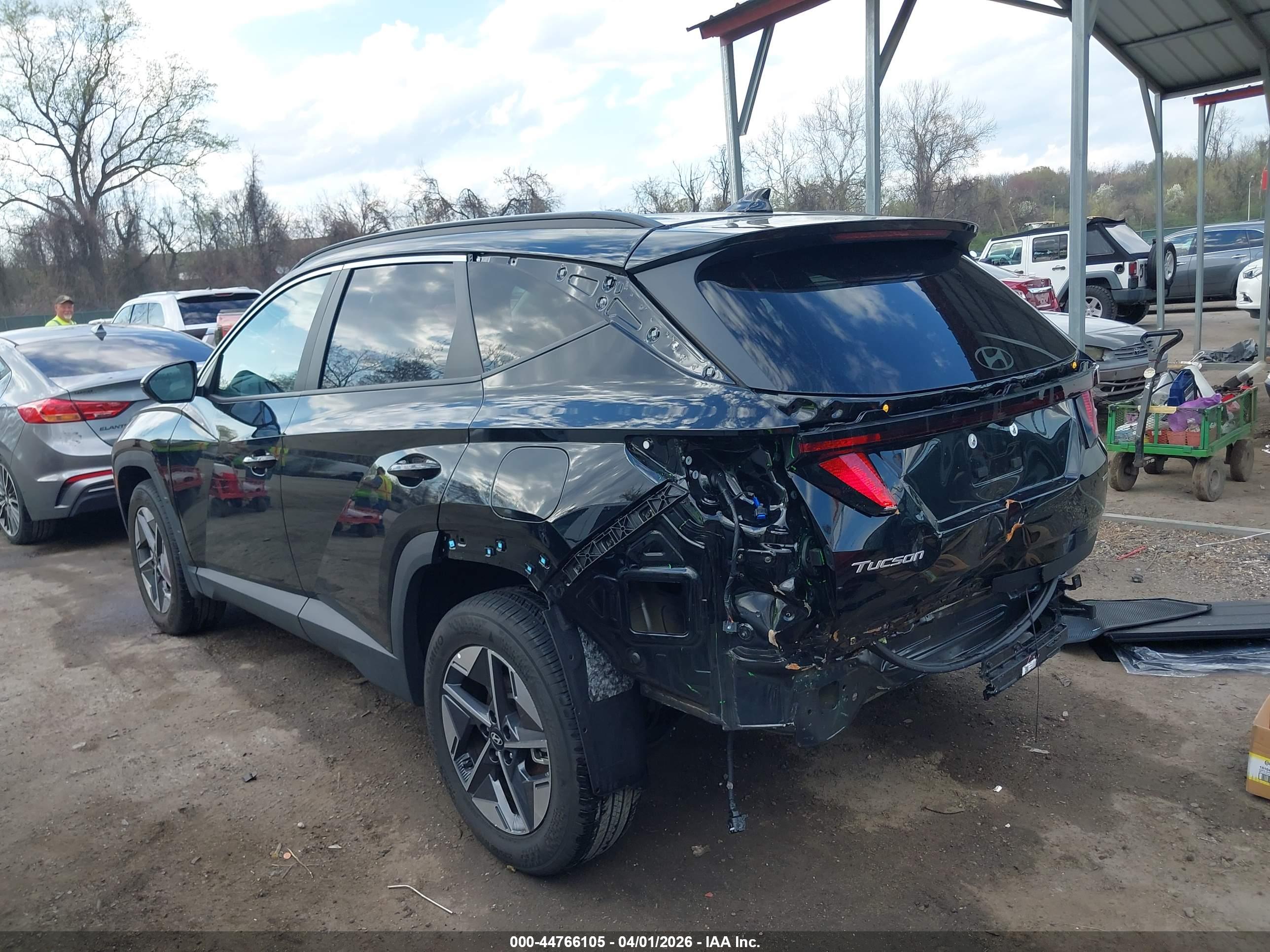 HYUNDAI TUCSON image 3