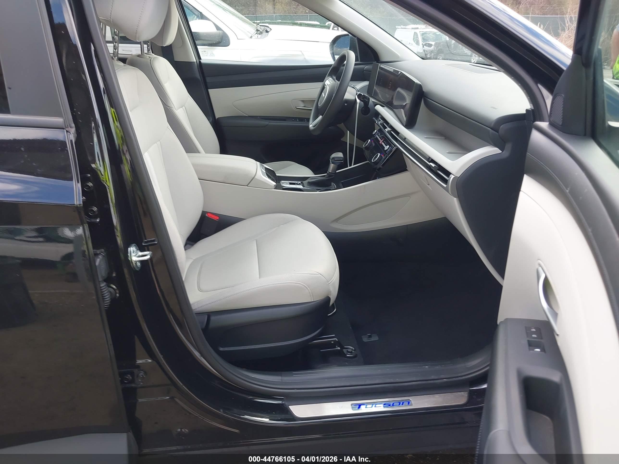 HYUNDAI TUCSON image 5