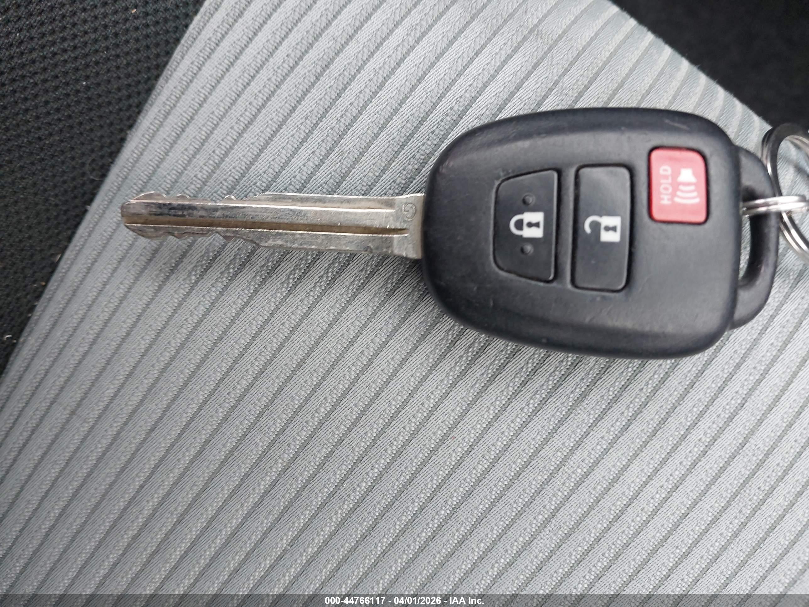 TOYOTA PRIUS image 11