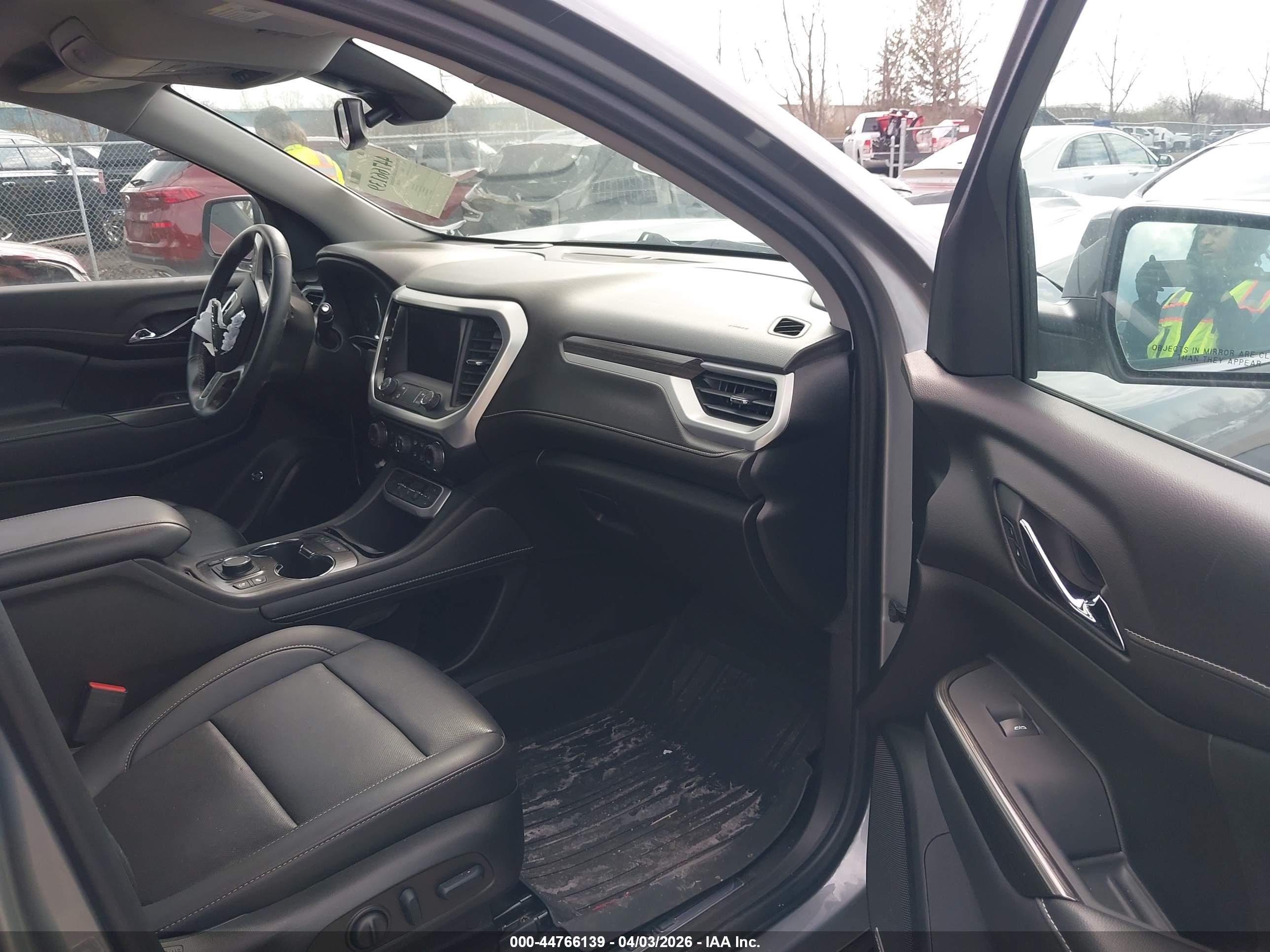 GMC ACADIA image 5