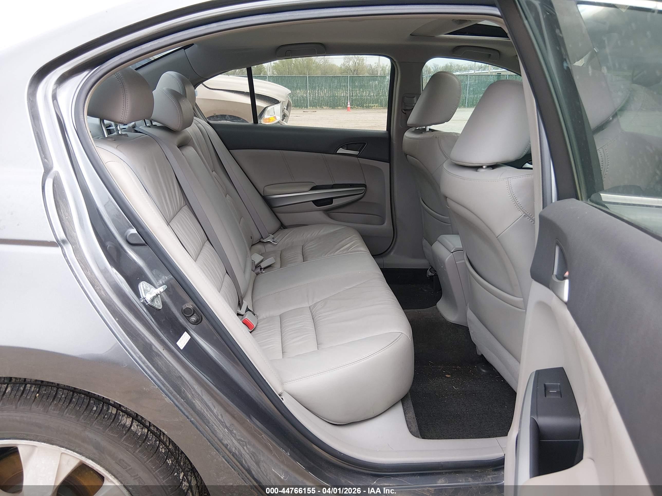 HONDA ACCORD image 8