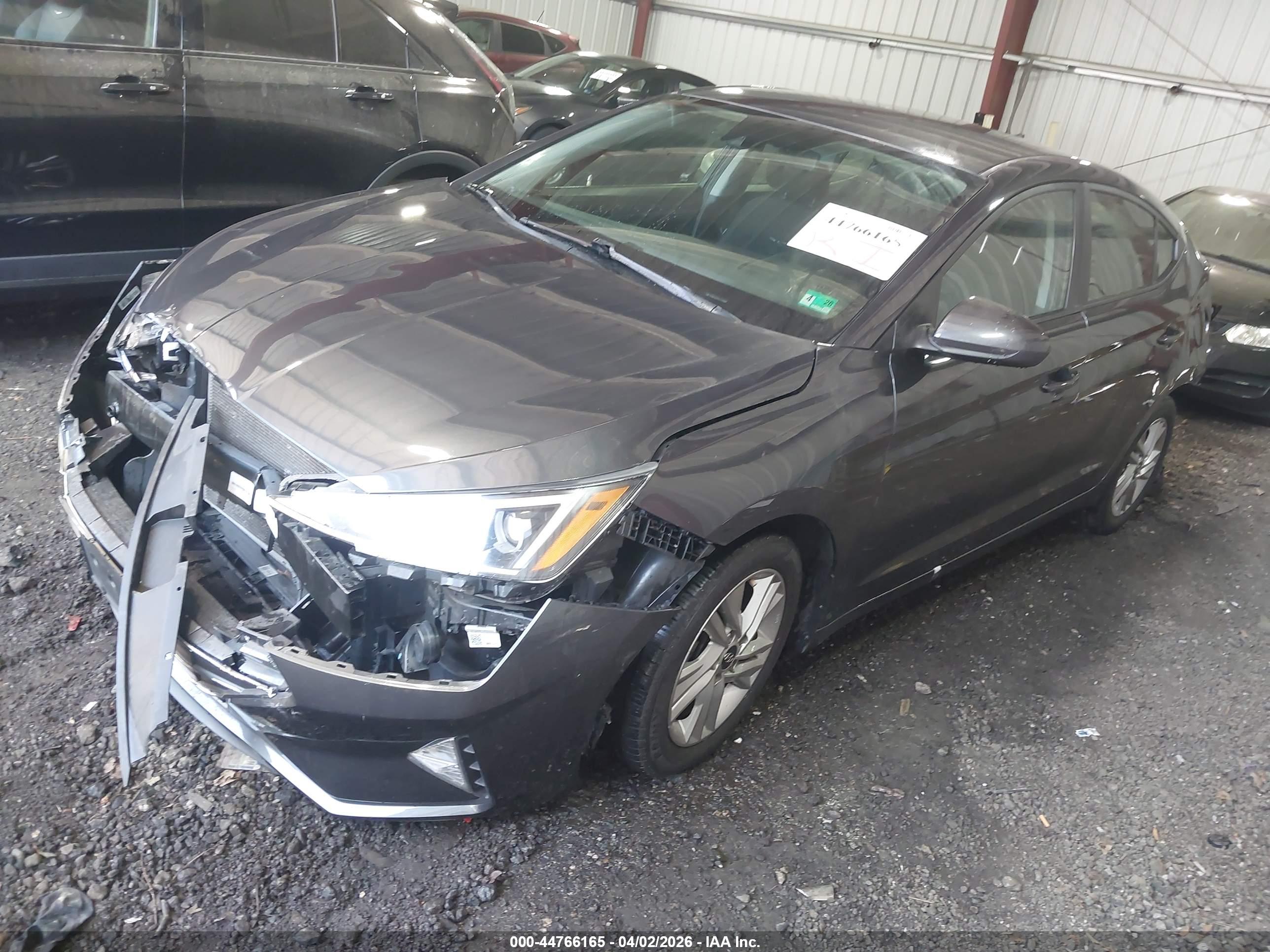 HYUNDAI ELANTRA image 2