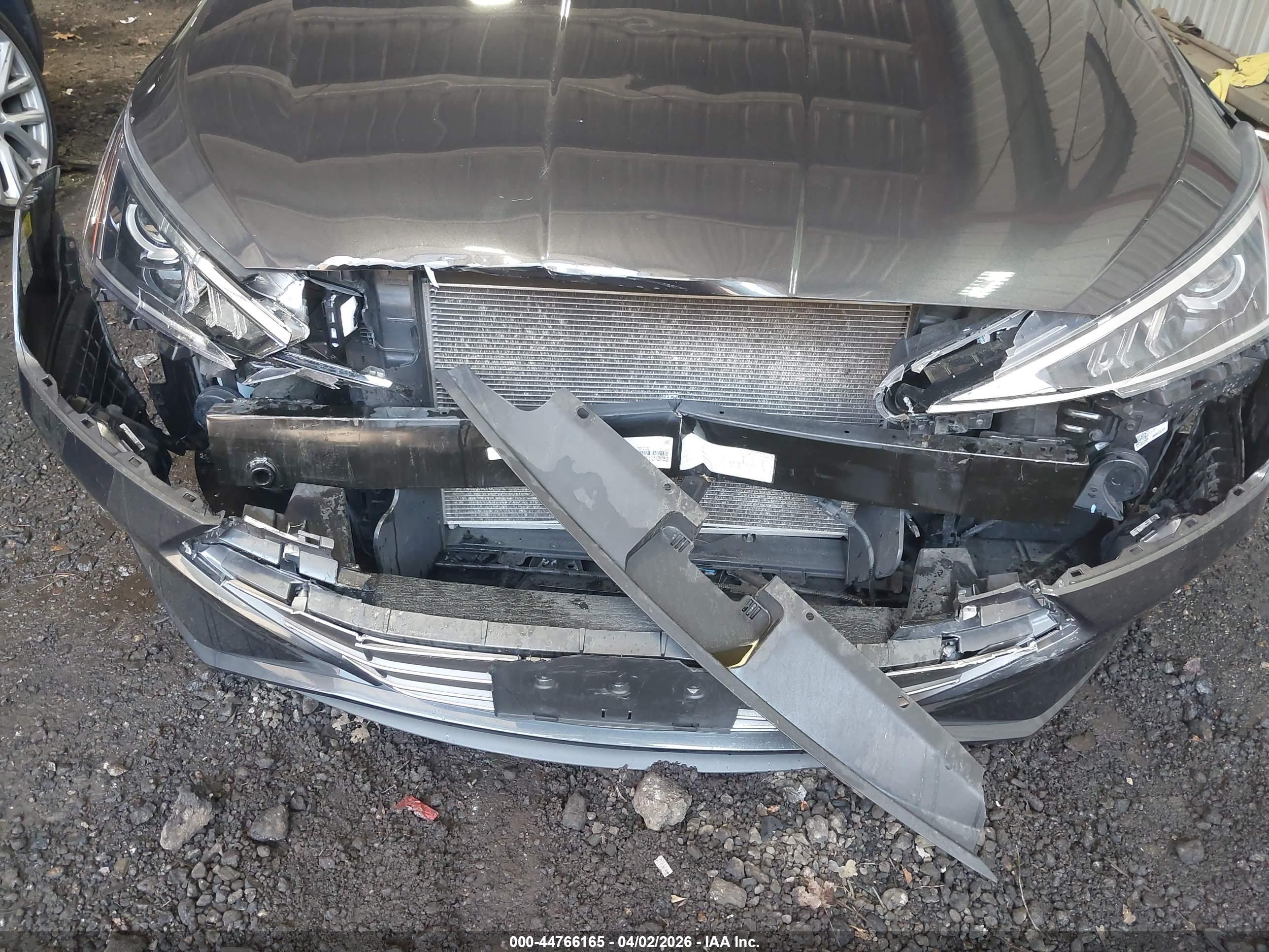 HYUNDAI ELANTRA image 6