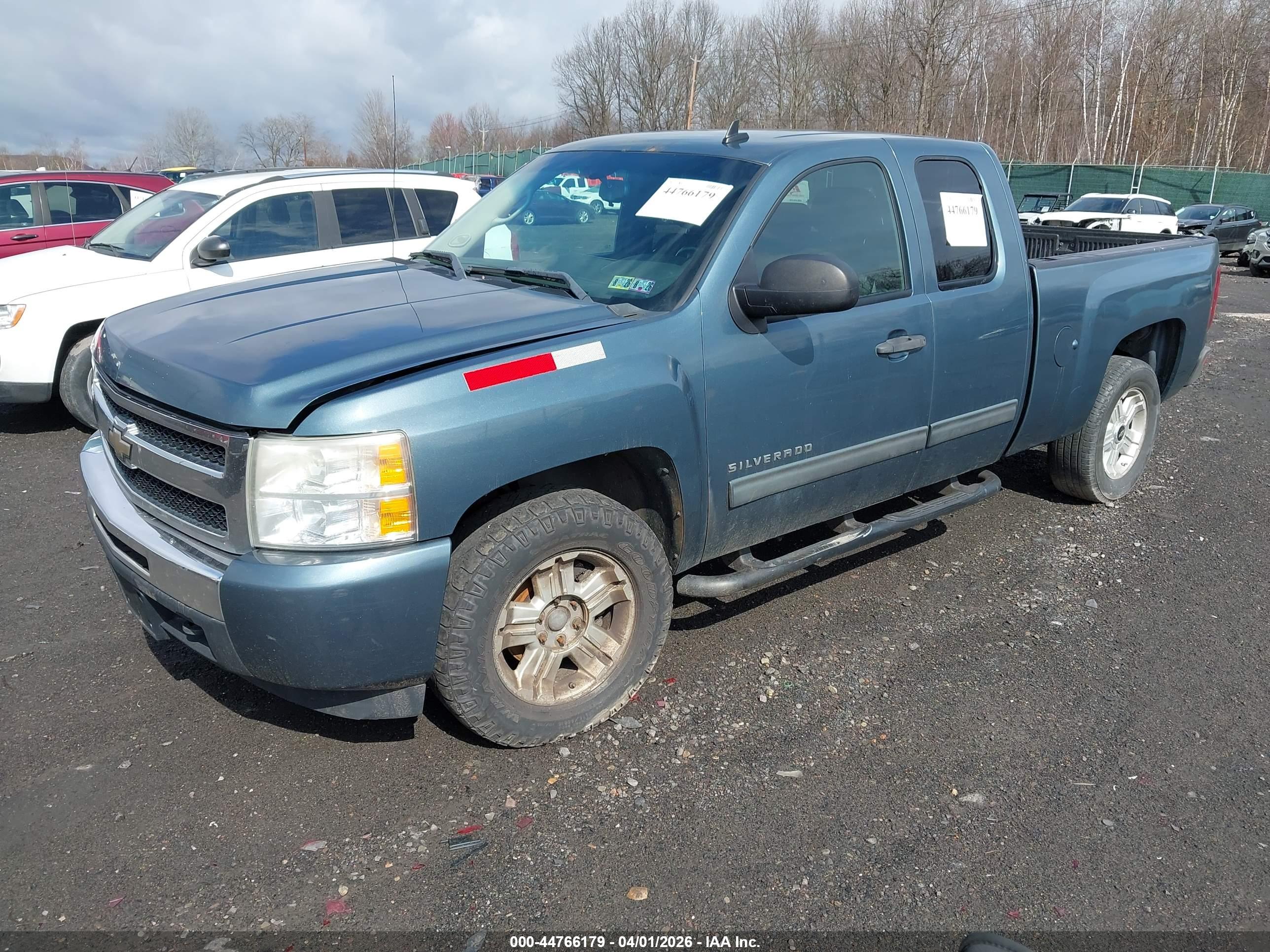 CHEVROLET SILVERADO image 2