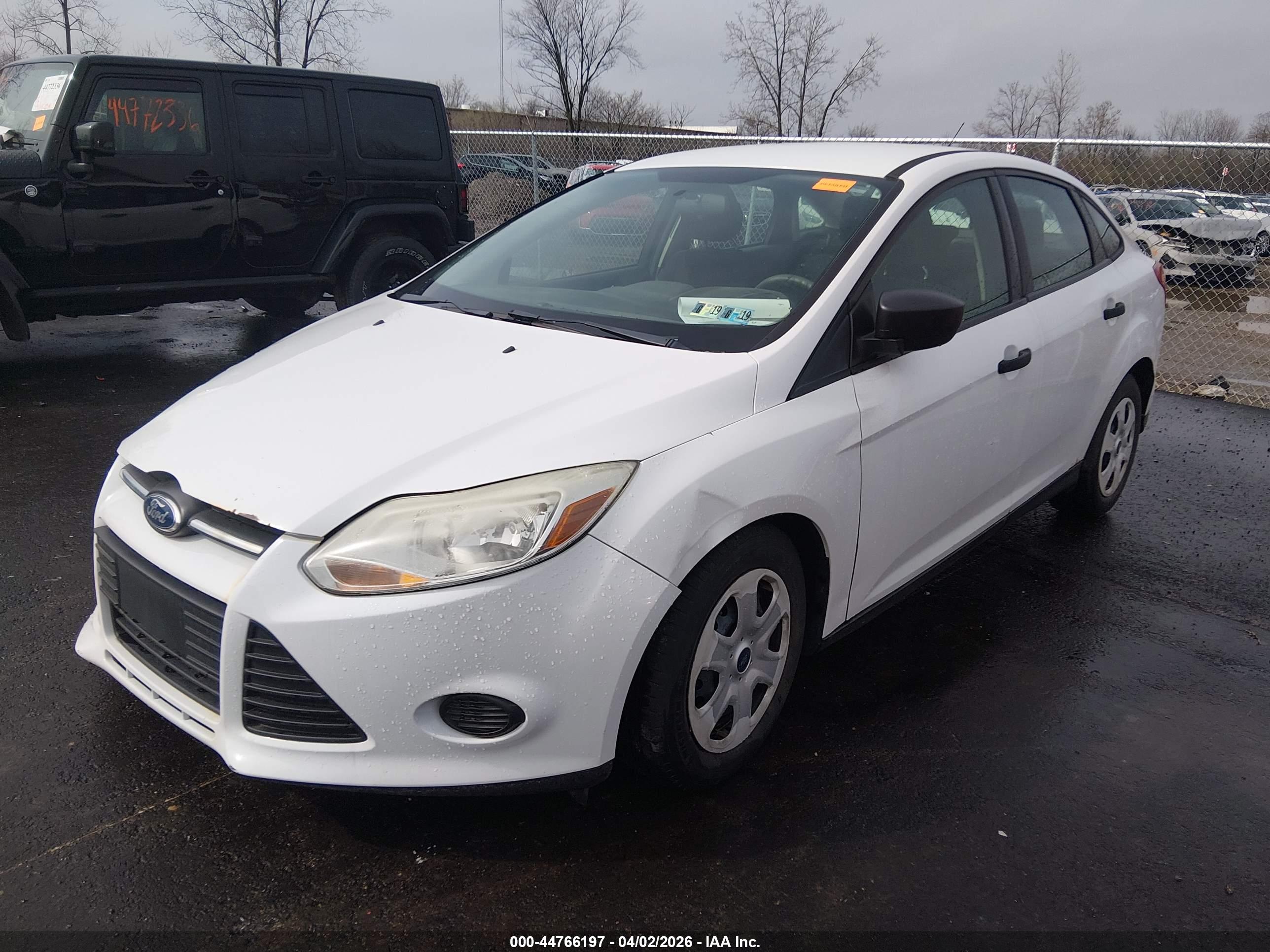 FORD FOCUS image 2