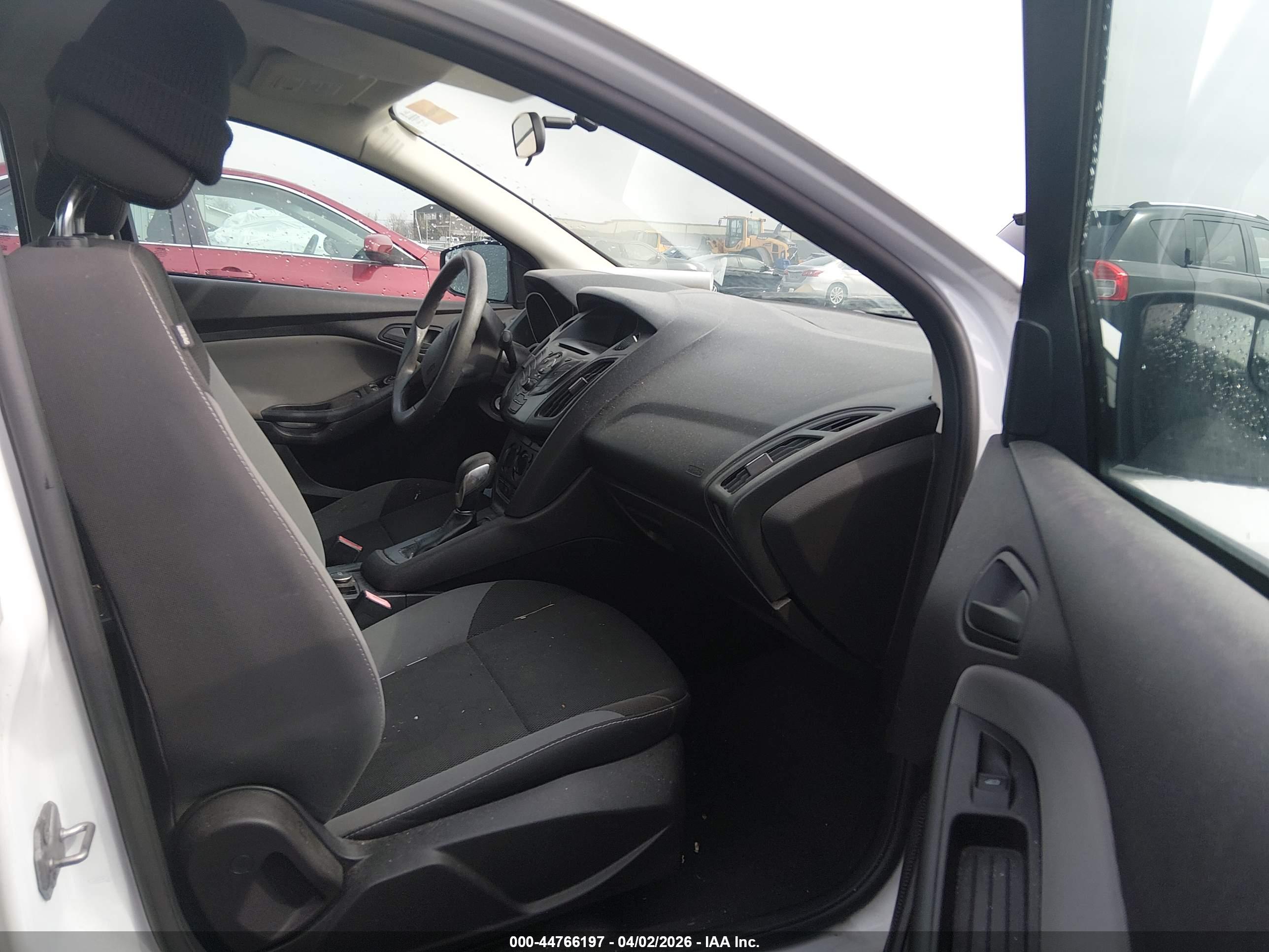 FORD FOCUS image 5