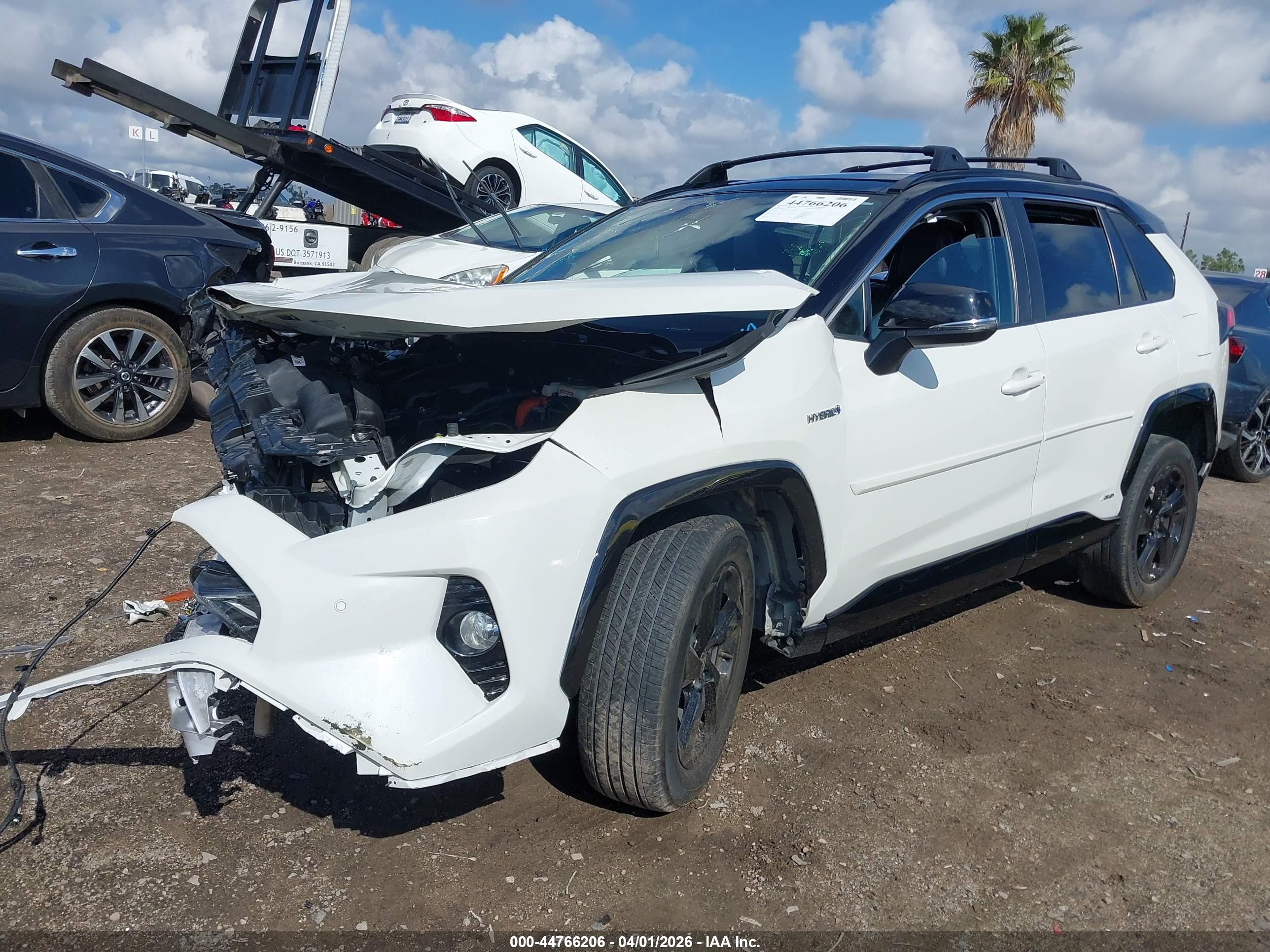 TOYOTA RAV4 image 2