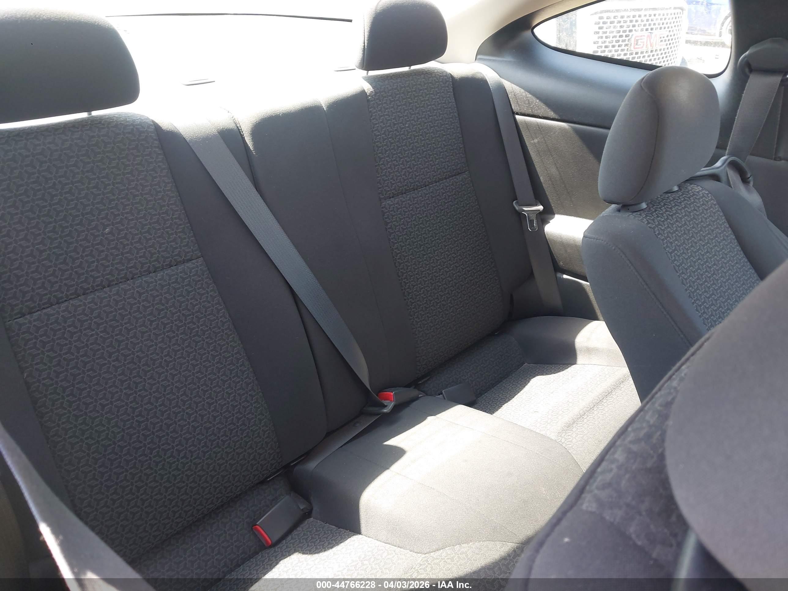 PONTIAC G5 image 8