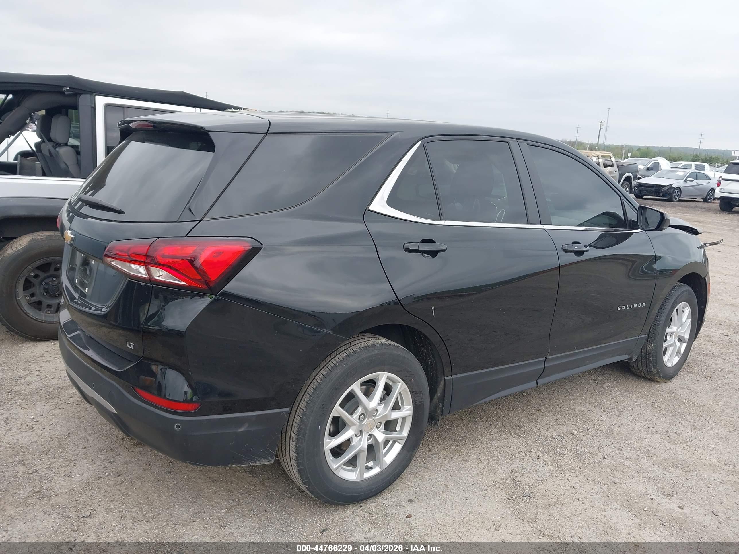 CHEVROLET EQUINOX image 4