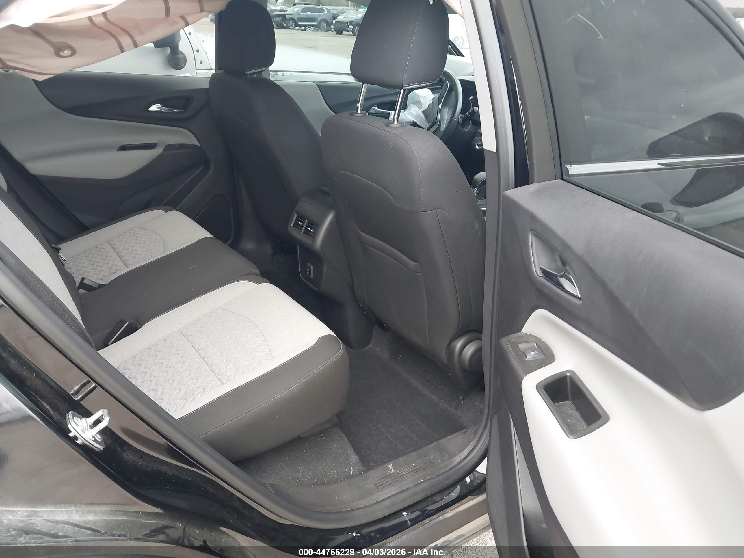 CHEVROLET EQUINOX image 8