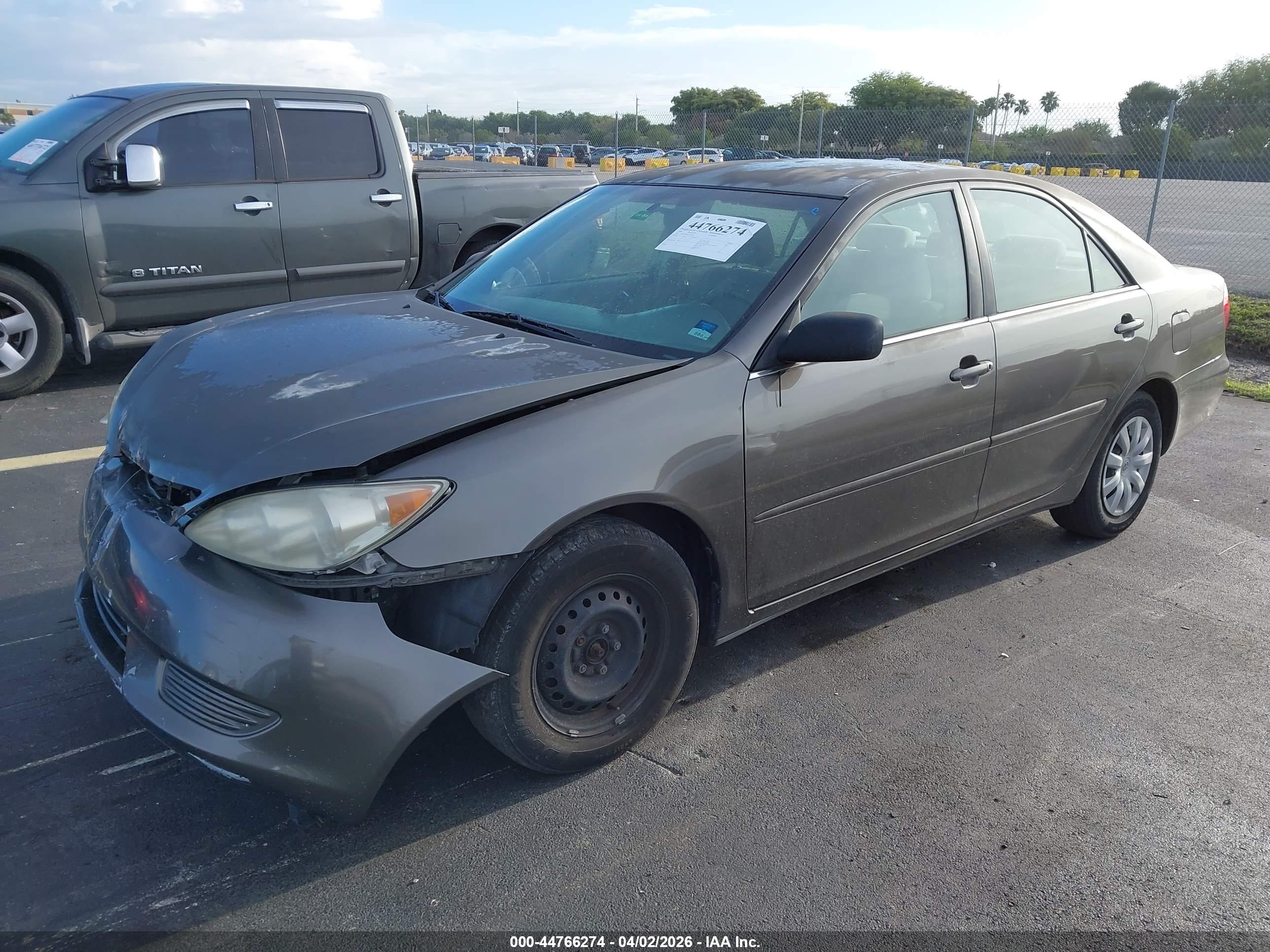 TOYOTA CAMRY image 2