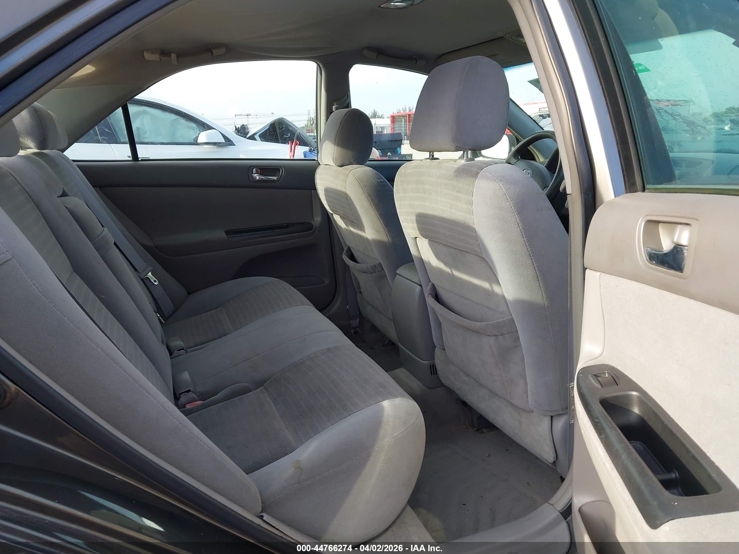 TOYOTA CAMRY image 8