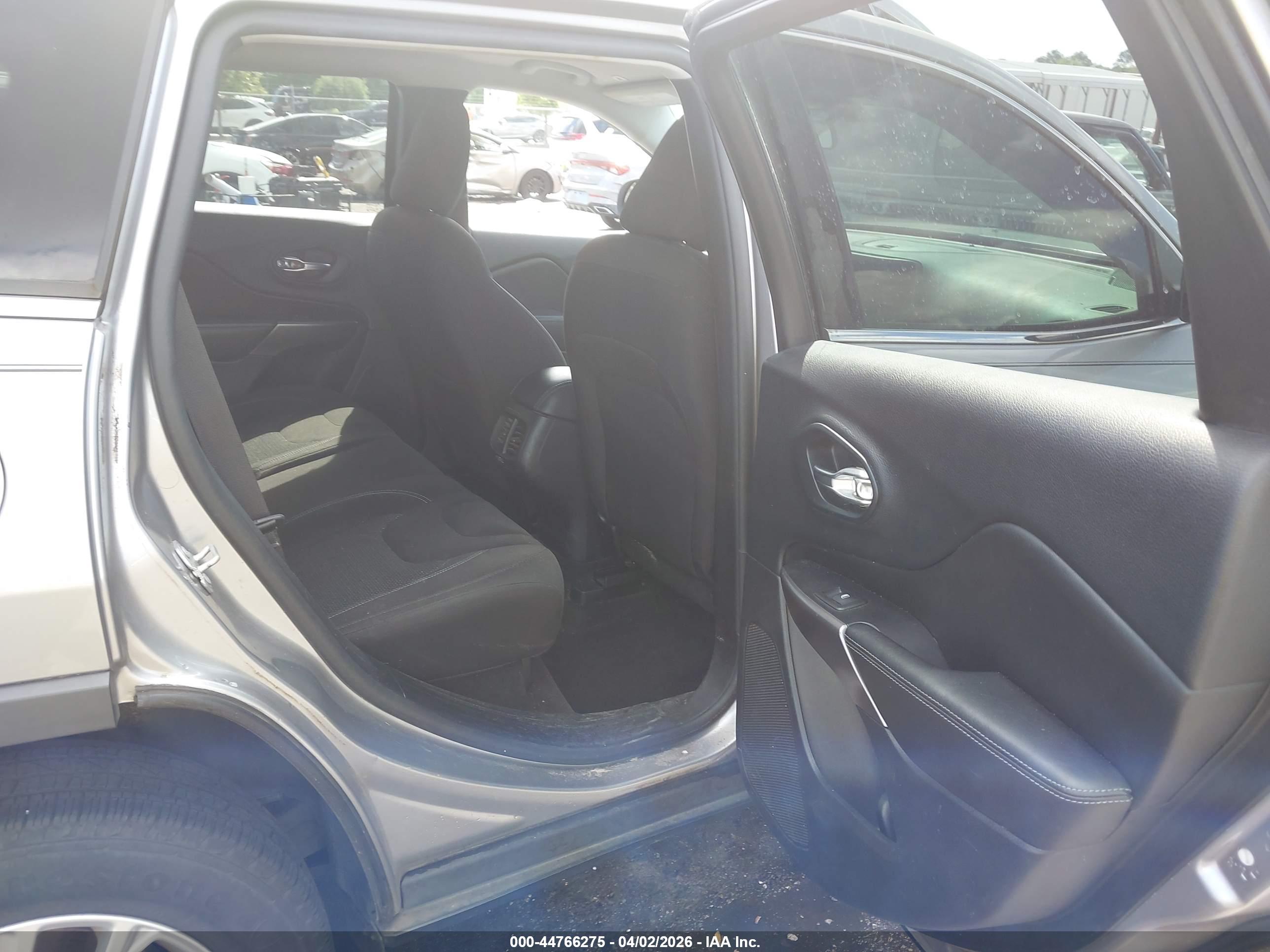 JEEP CHEROKEE image 8