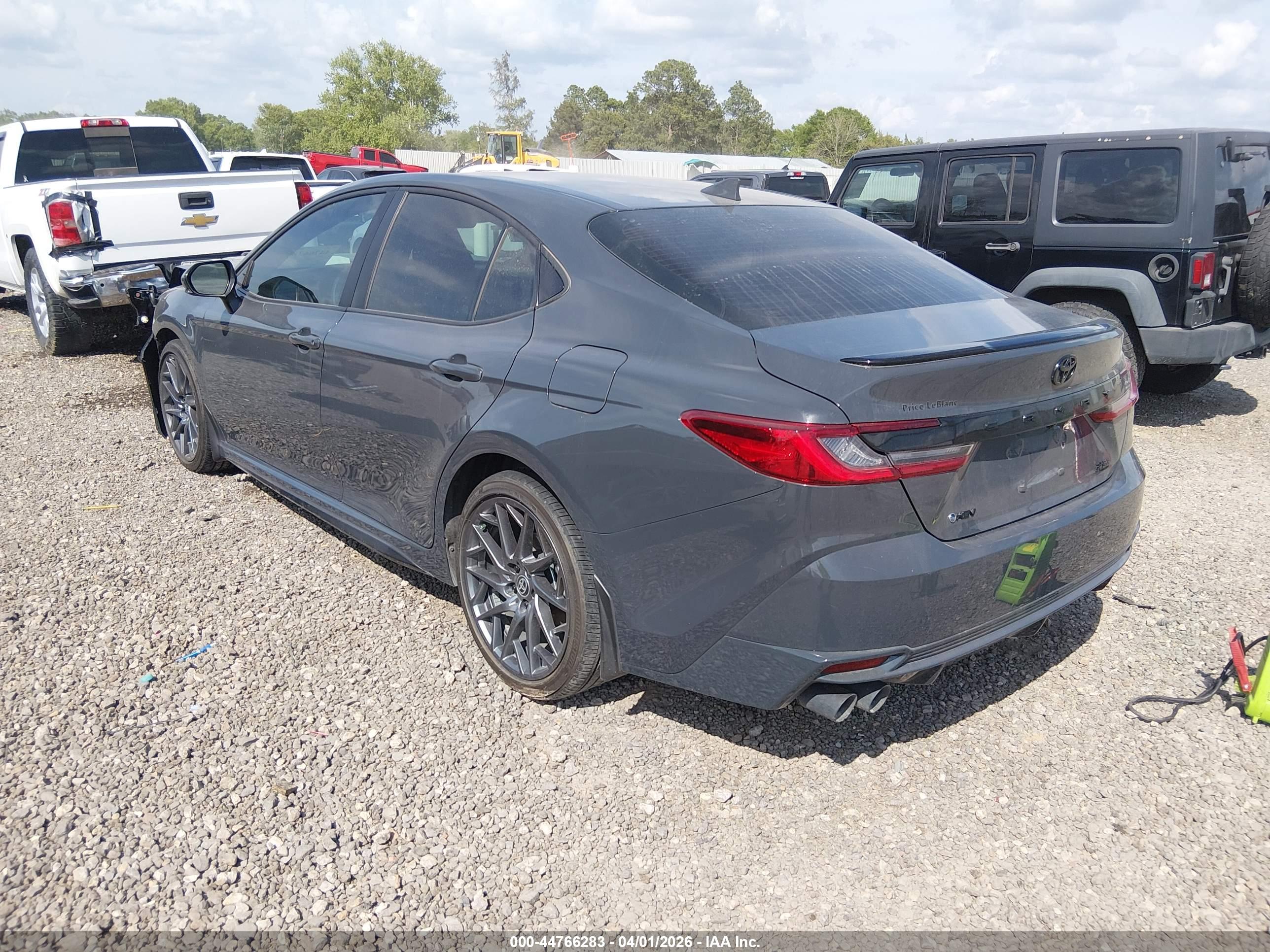 TOYOTA CAMRY image 3