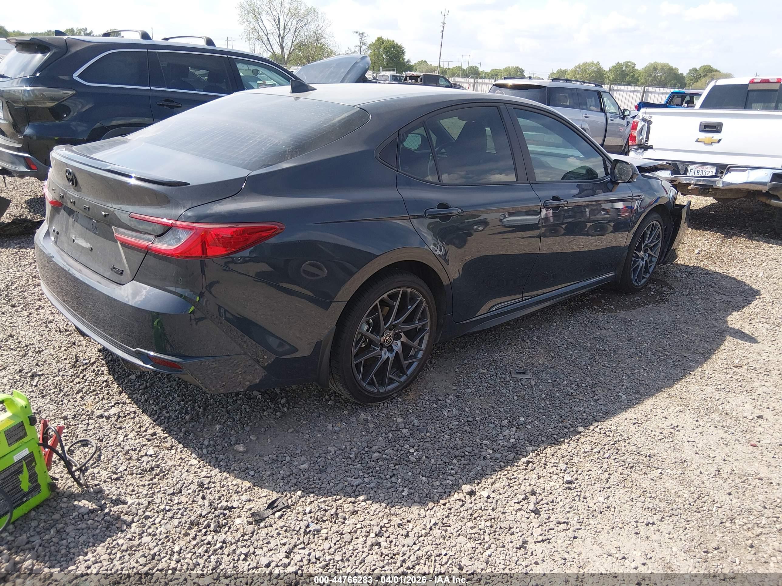 TOYOTA CAMRY image 4