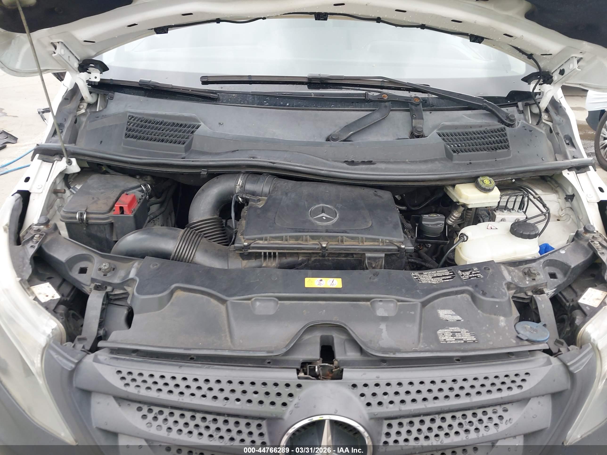 MERCEDES-BENZ METRIS image 10