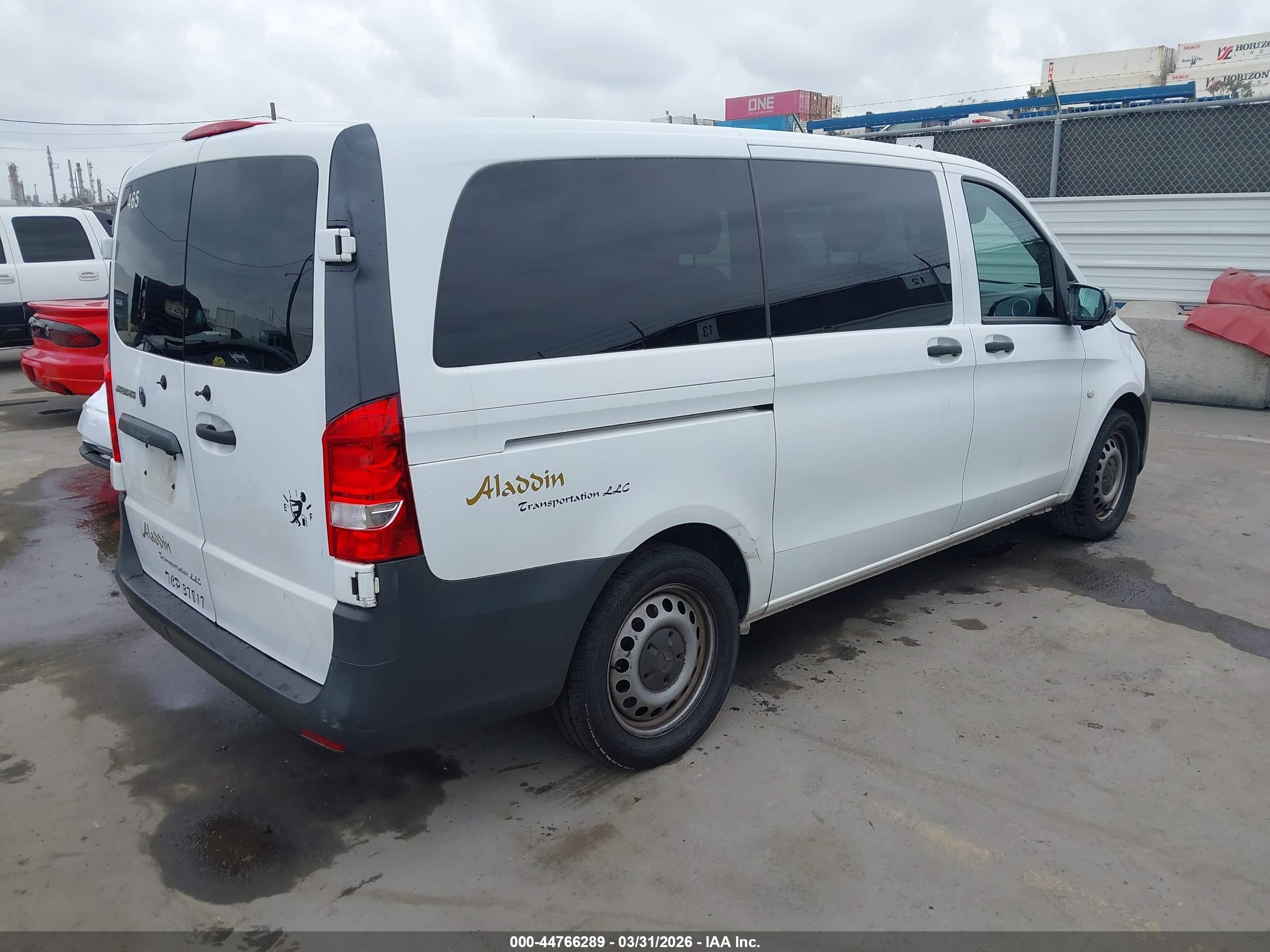 MERCEDES-BENZ METRIS image 4
