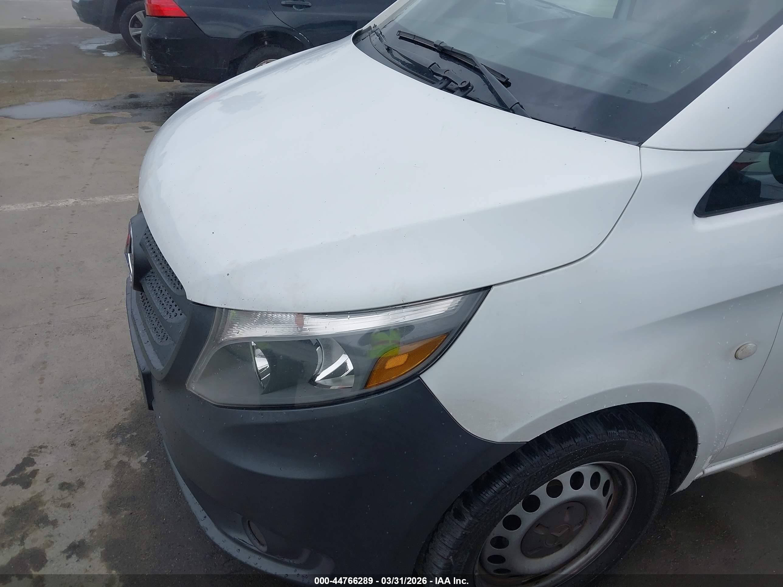 MERCEDES-BENZ METRIS image 6