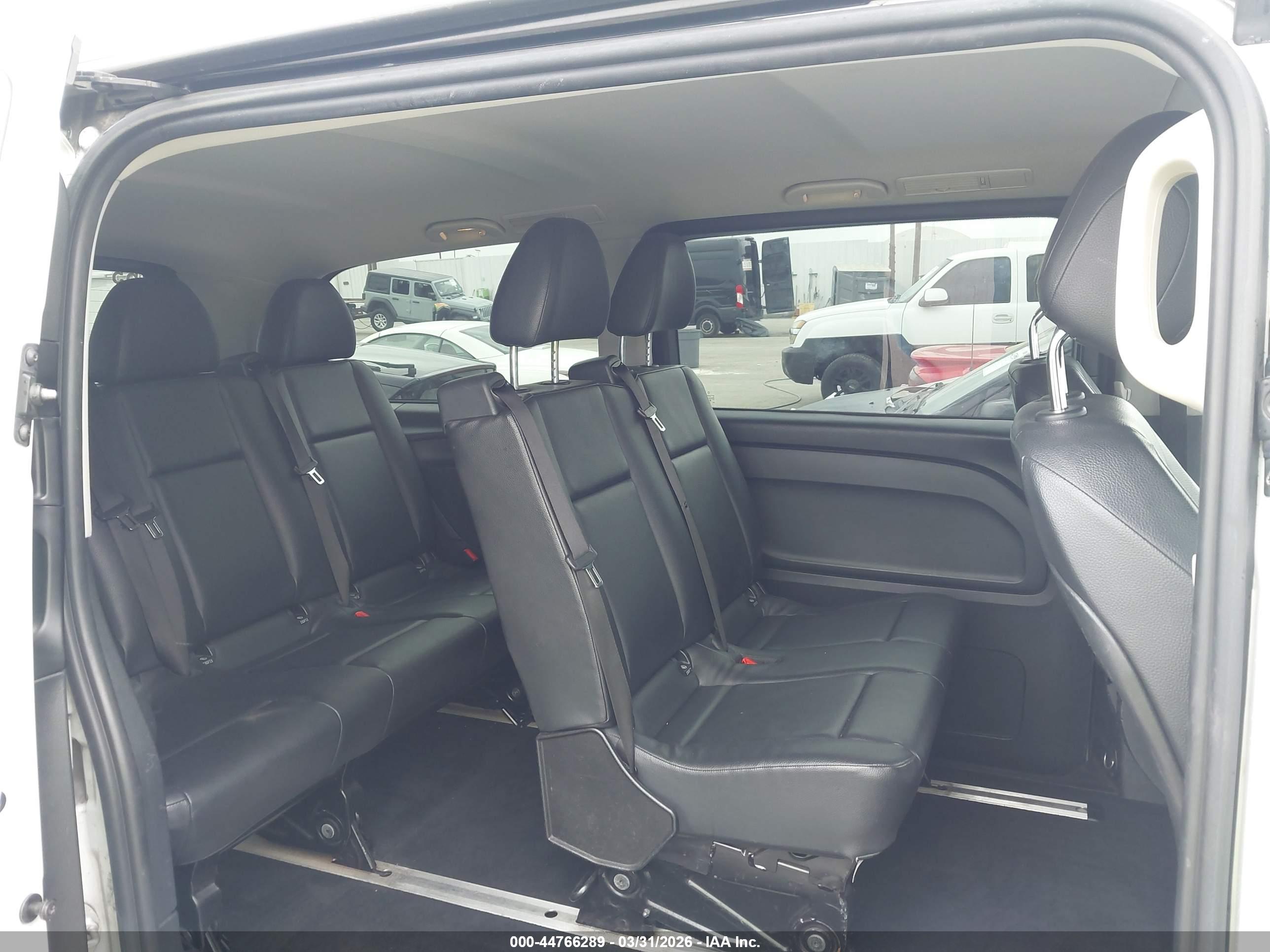 MERCEDES-BENZ METRIS image 8