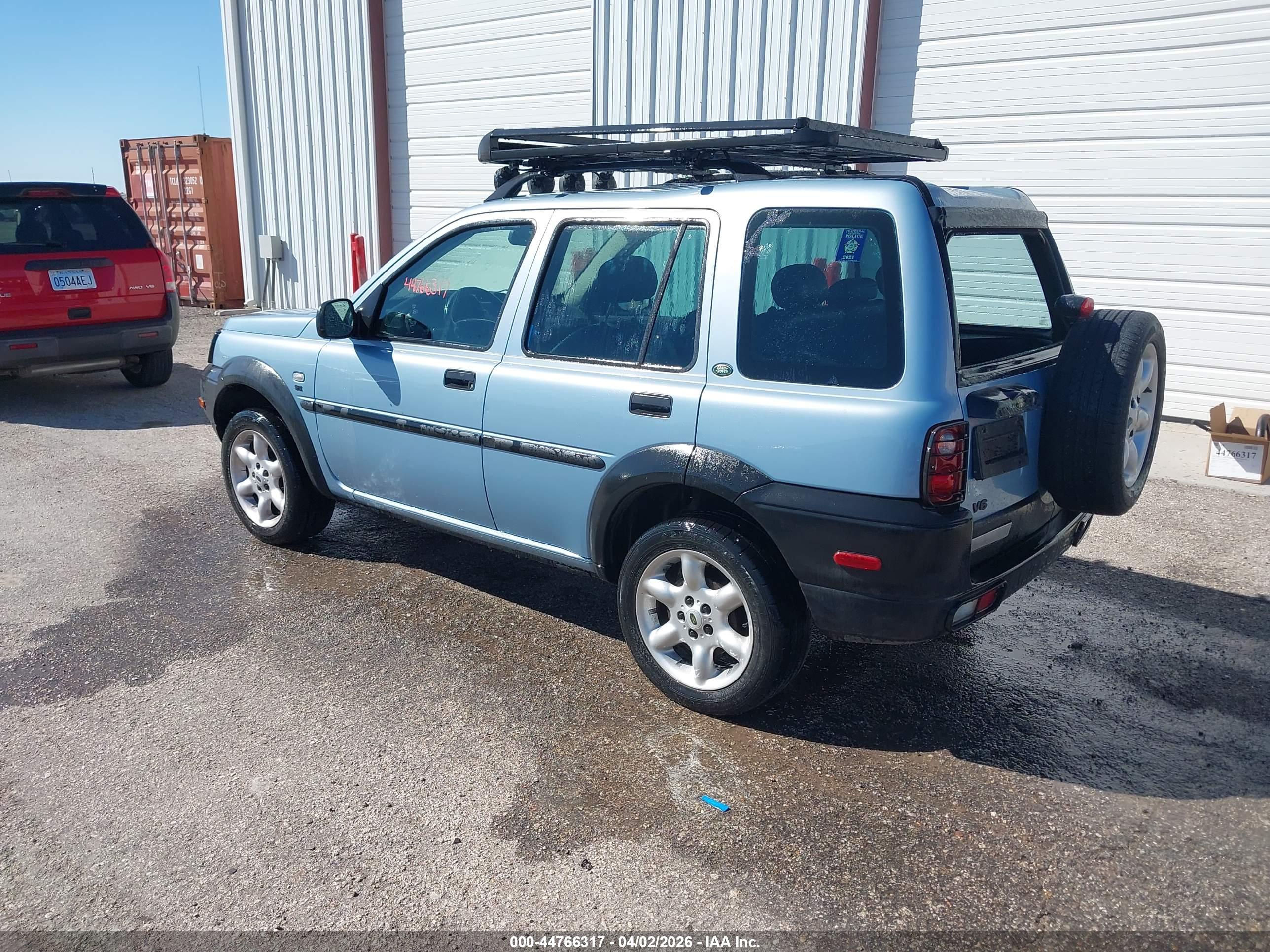 LAND ROVER image 3