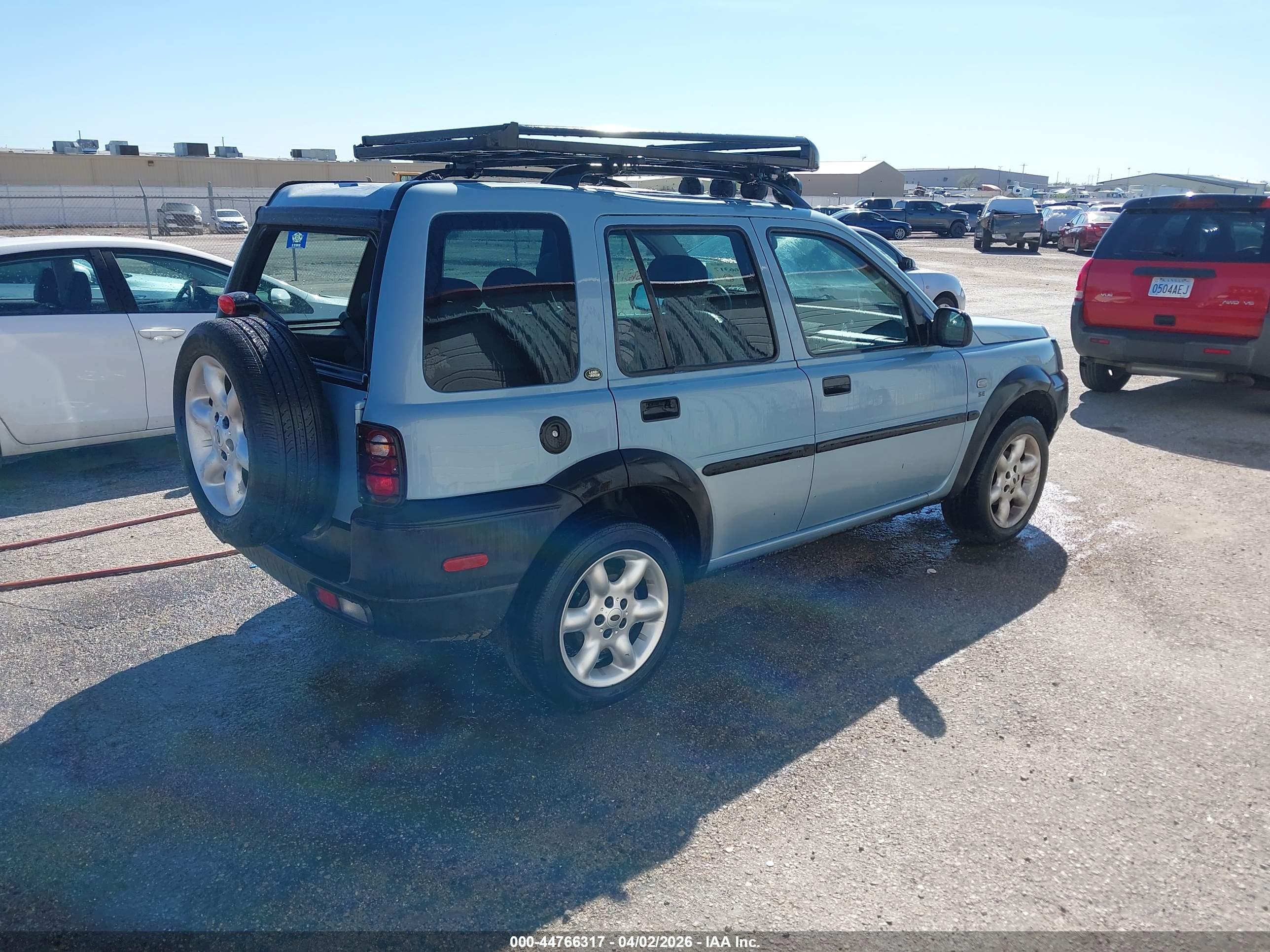 LAND ROVER image 4