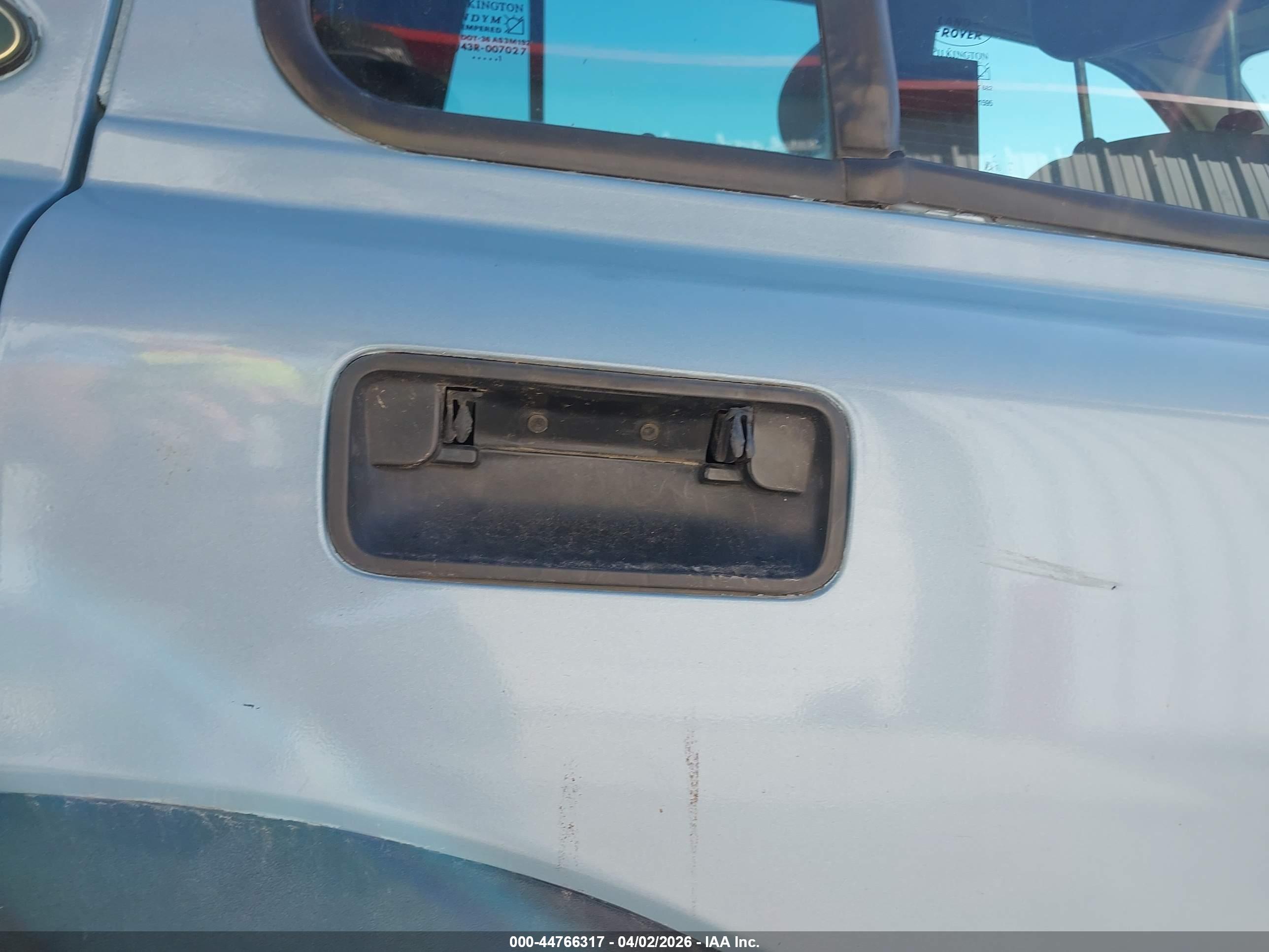 LAND ROVER image 6