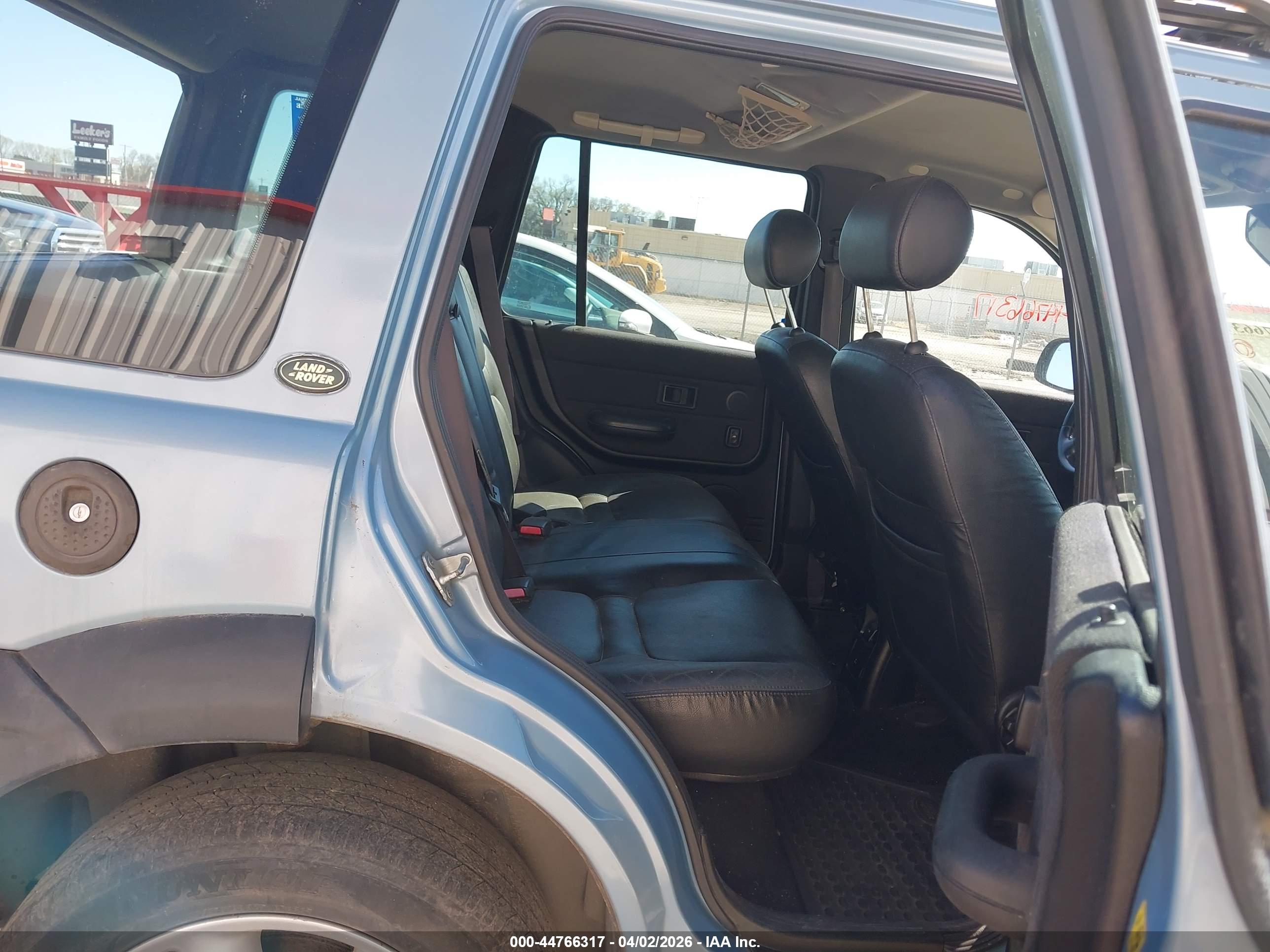 LAND ROVER image 8