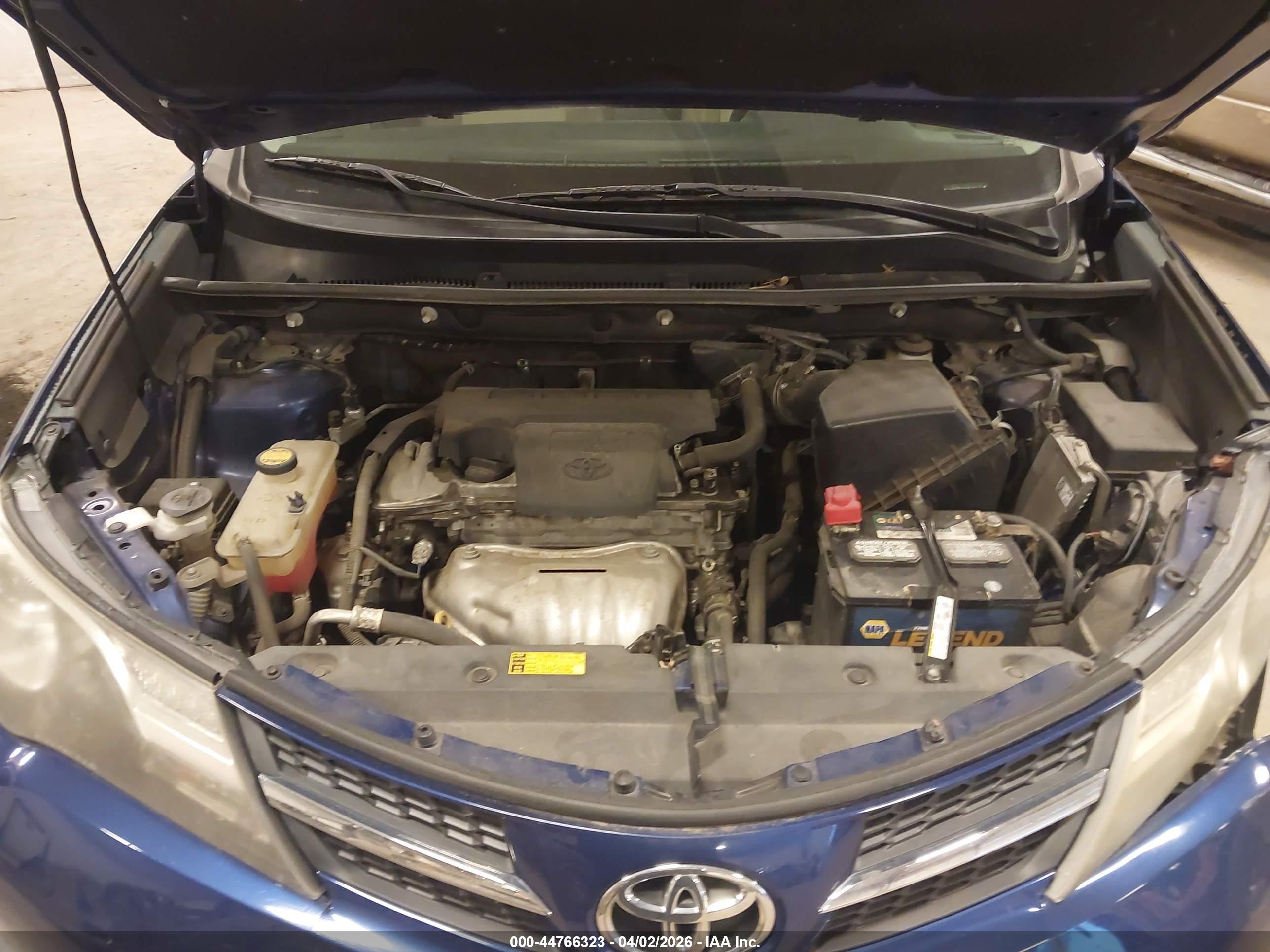 TOYOTA RAV4 image 10