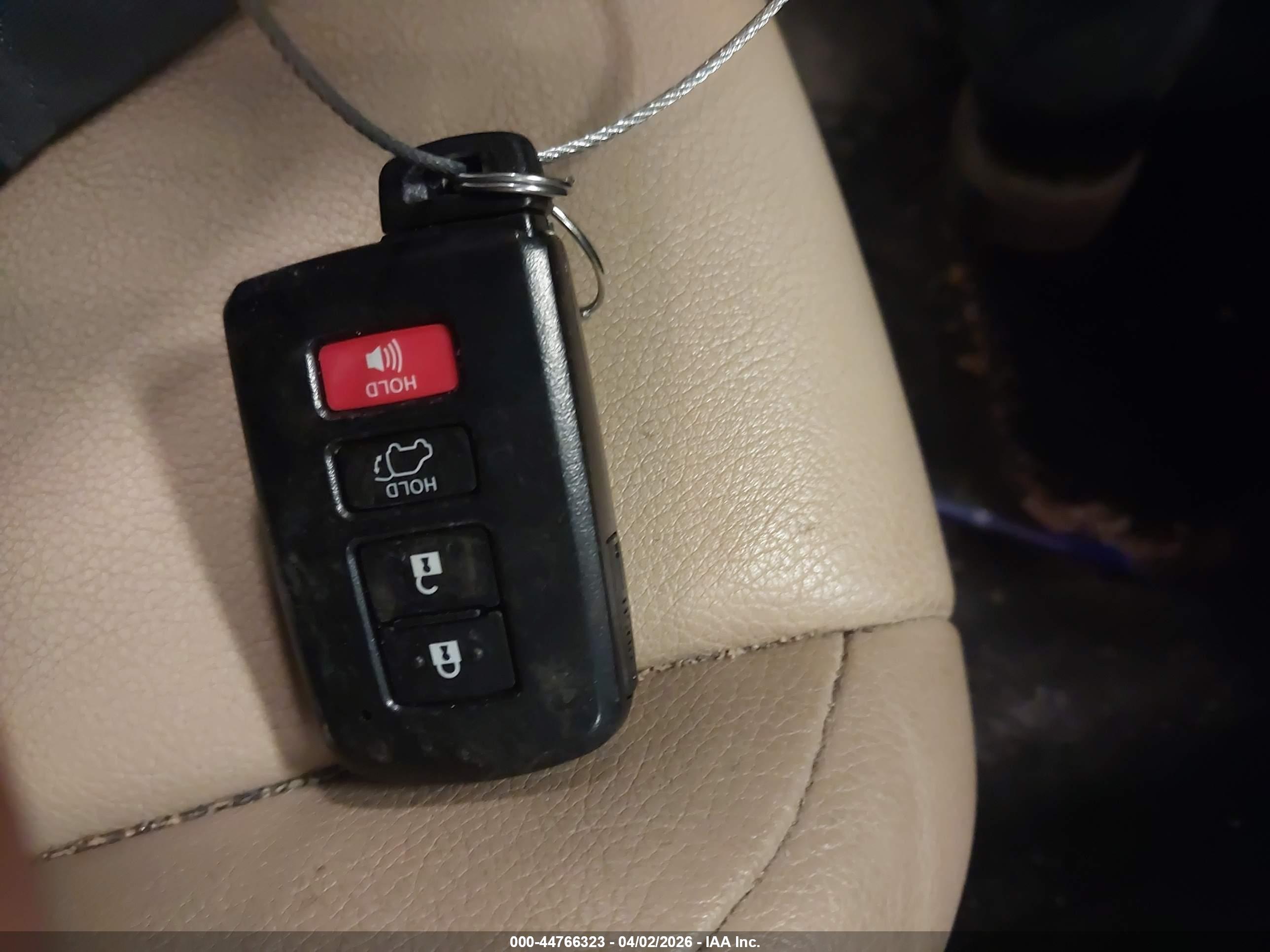 TOYOTA RAV4 image 11