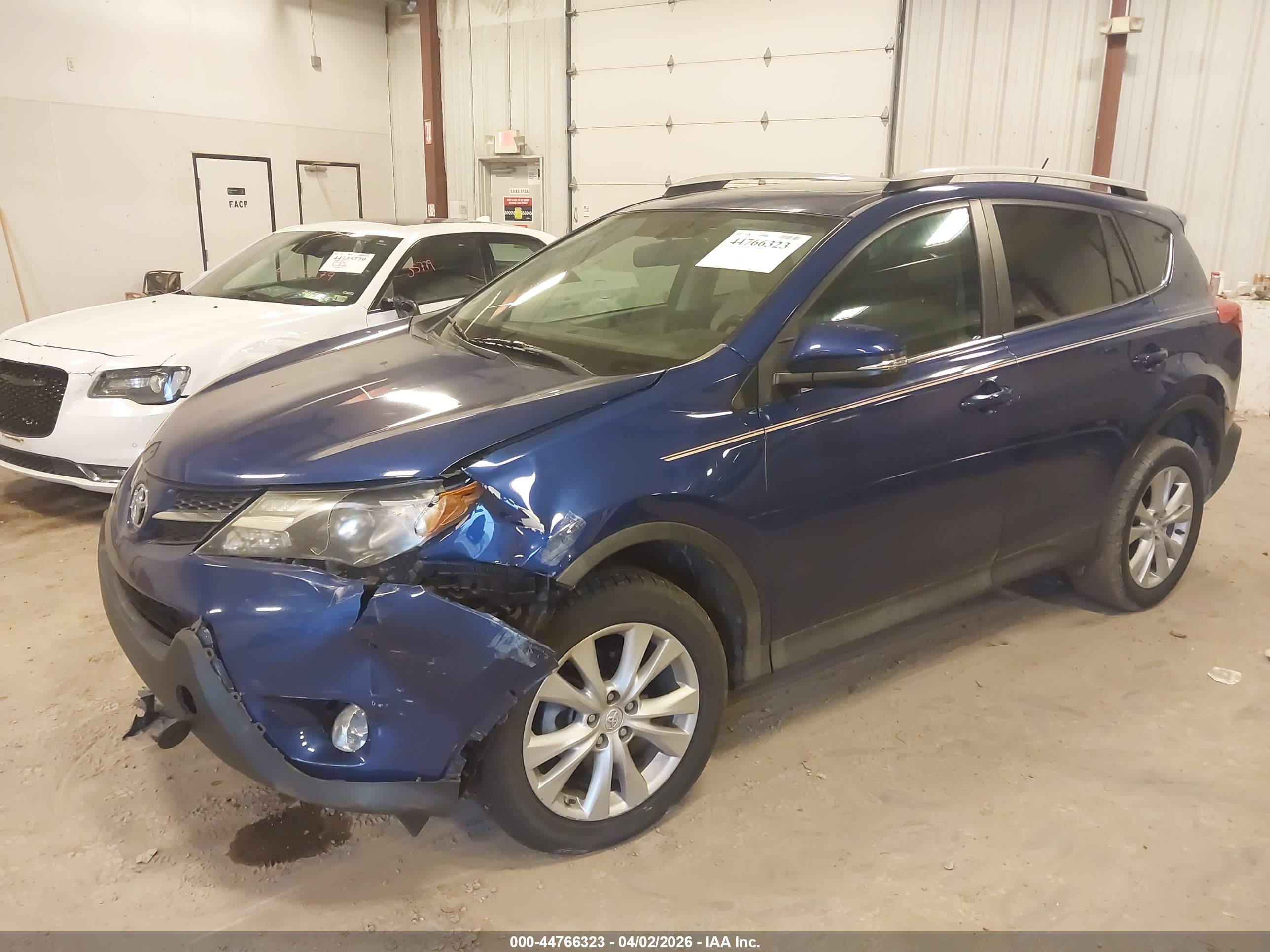 TOYOTA RAV4 image 2