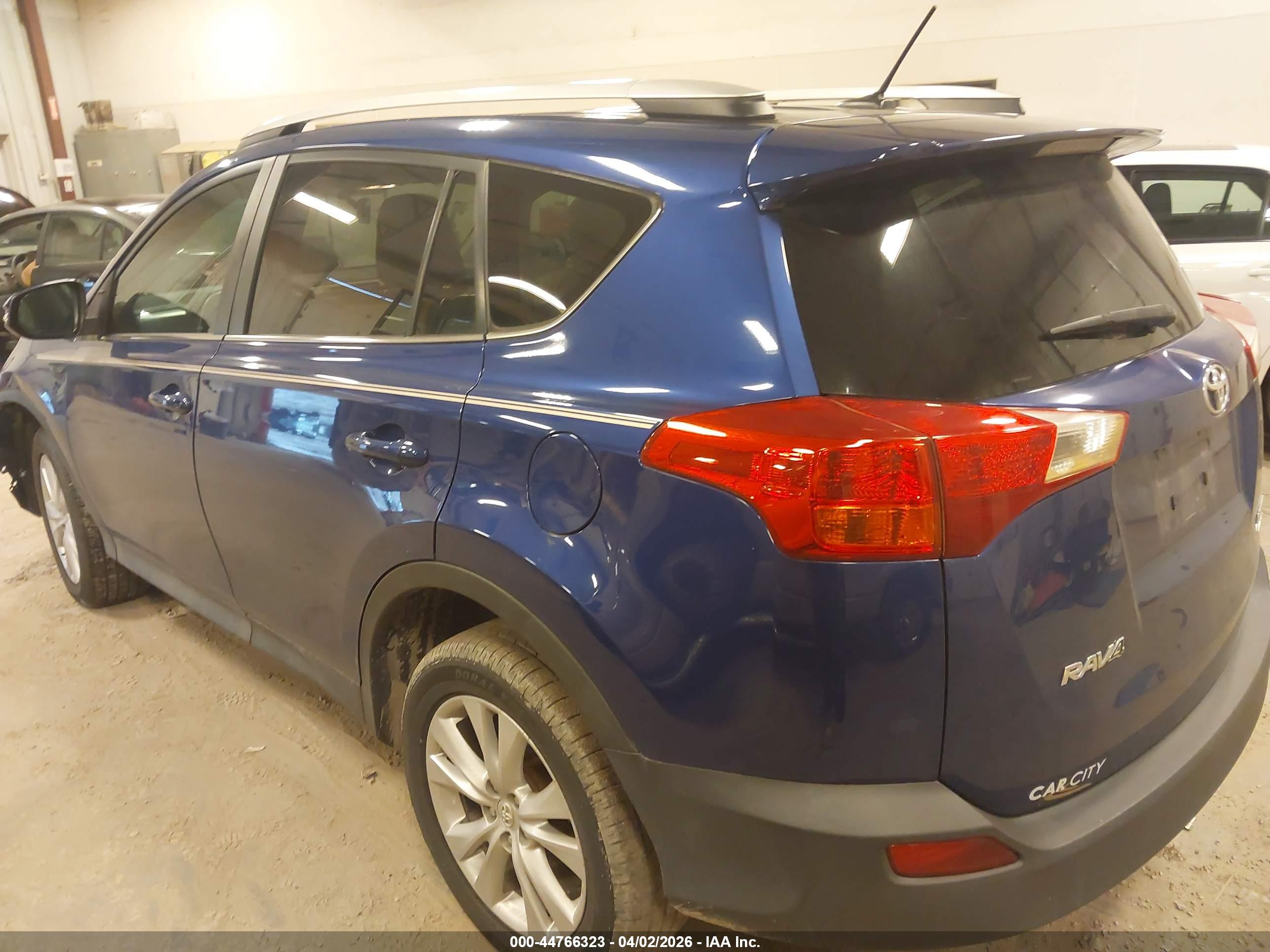 TOYOTA RAV4 image 3