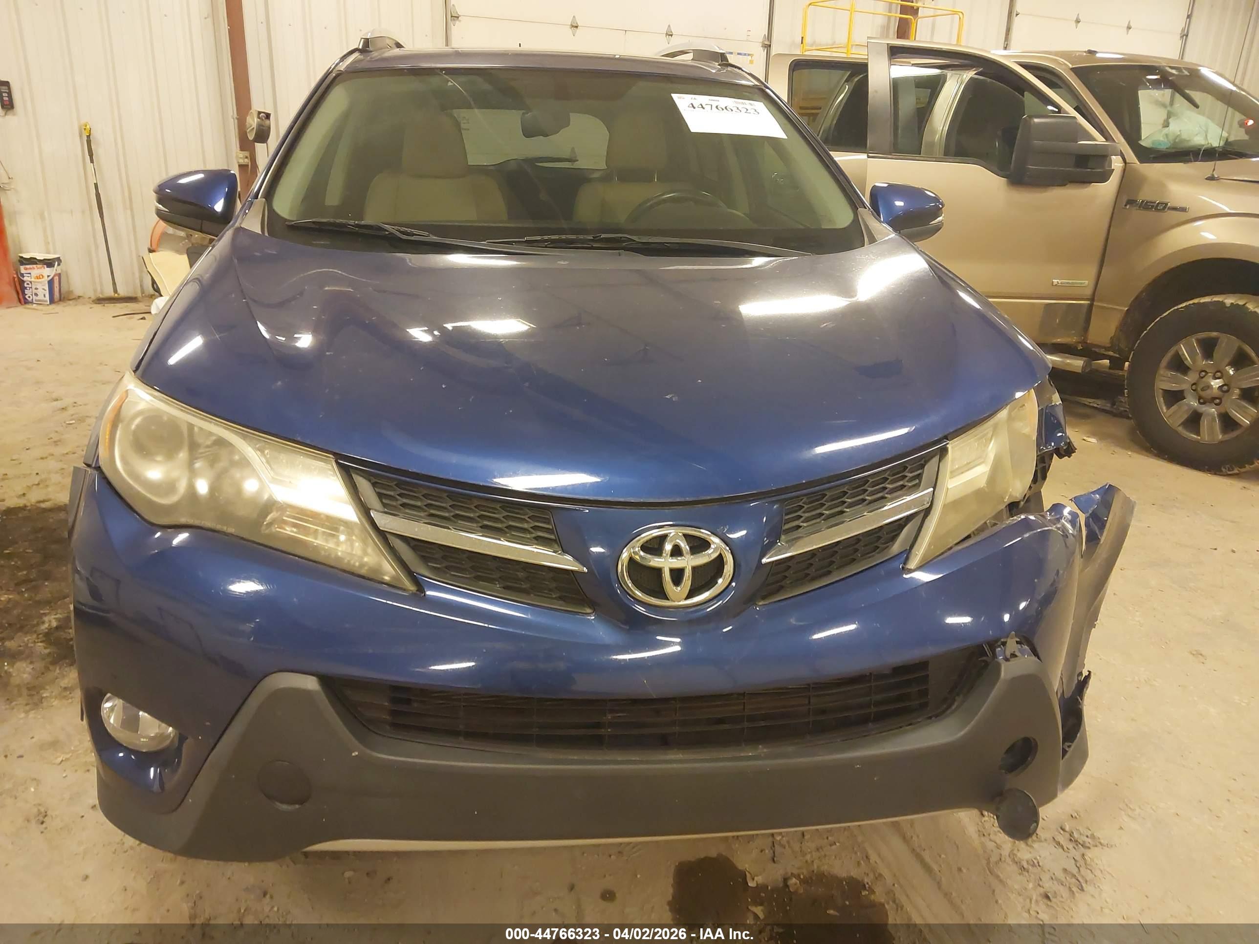 TOYOTA RAV4 image 6