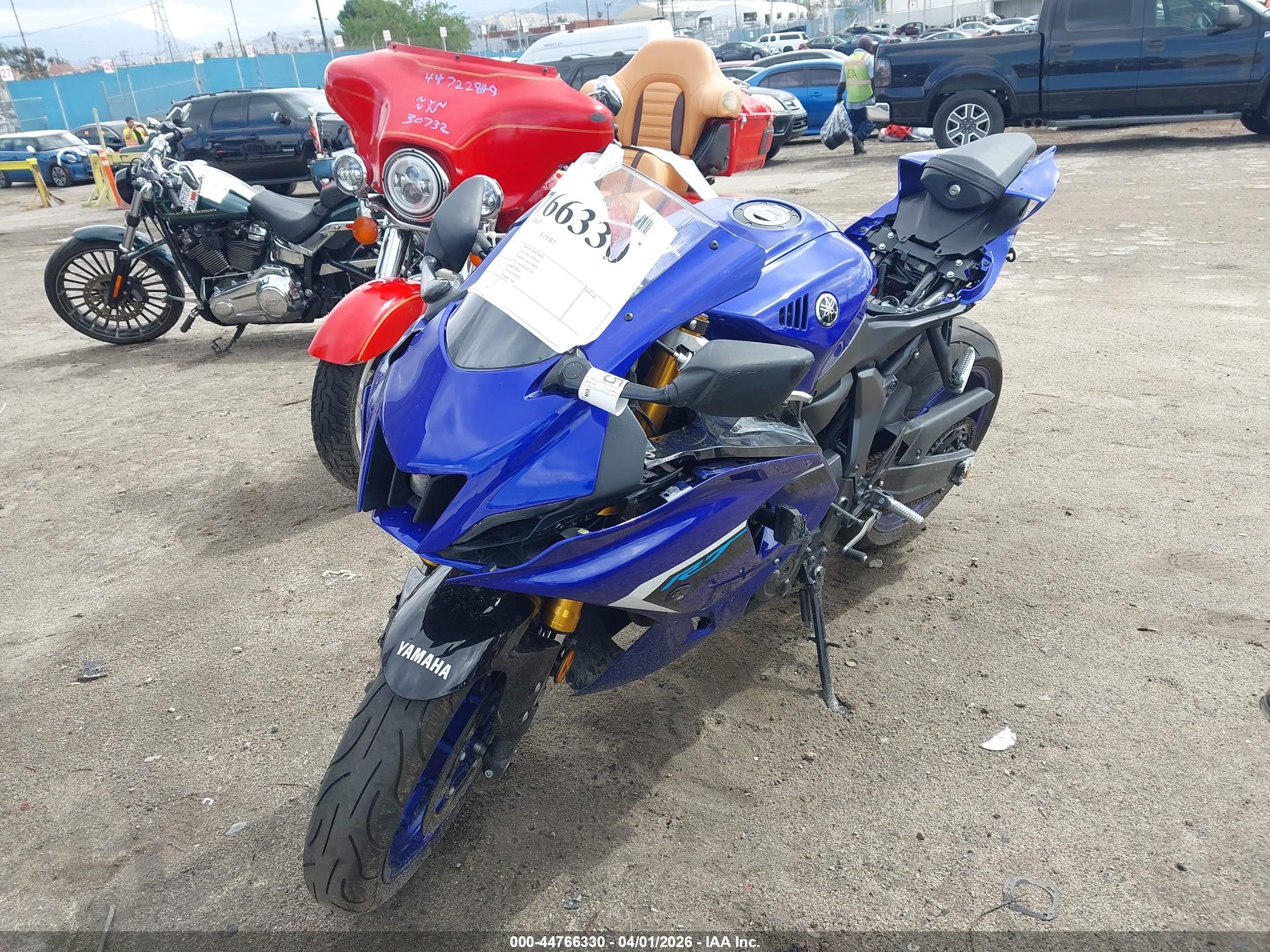 YAMAHA YZFR7 image 2