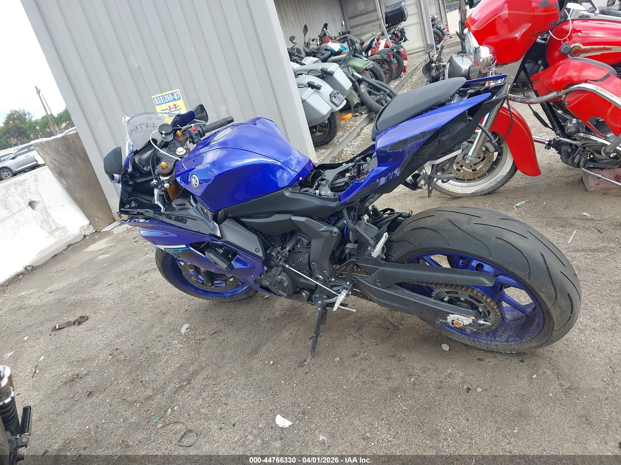 YAMAHA YZFR7 image 3