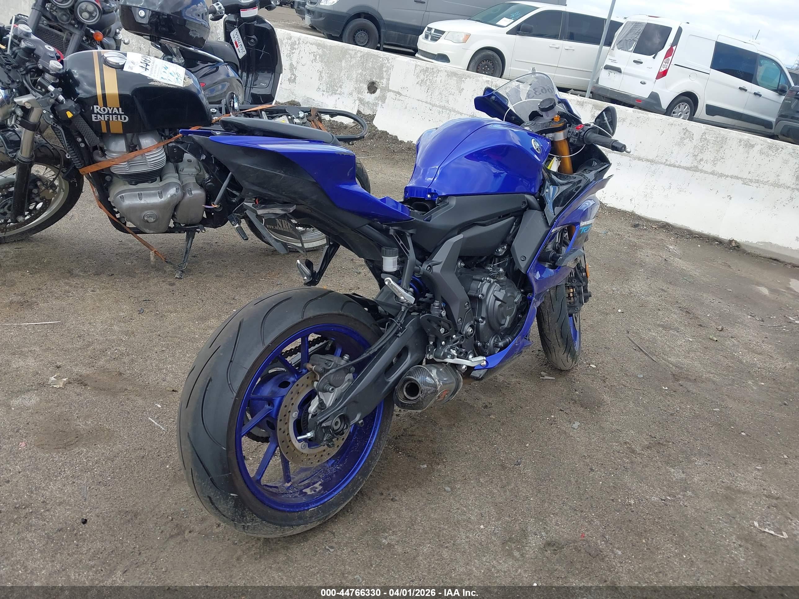 YAMAHA YZFR7 image 4