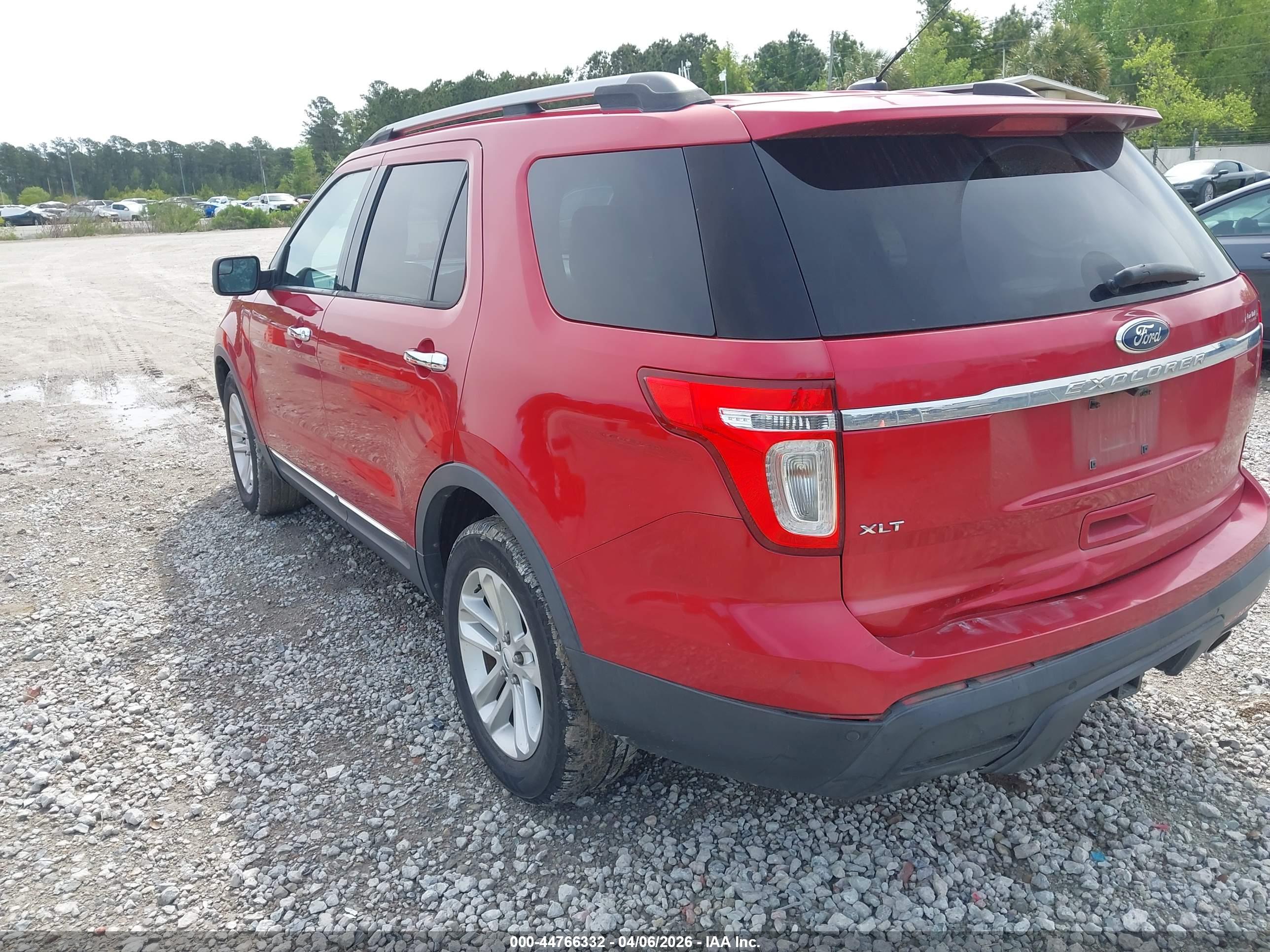 FORD EXPLORER image 3