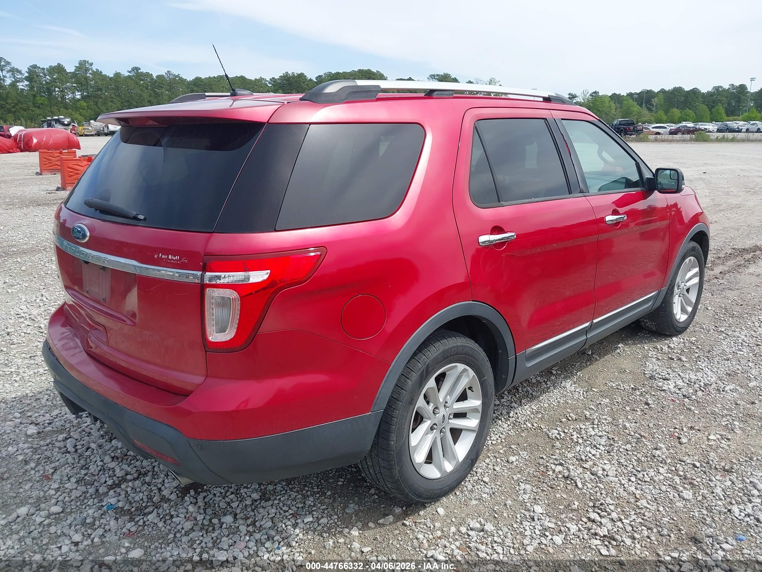 FORD EXPLORER image 4