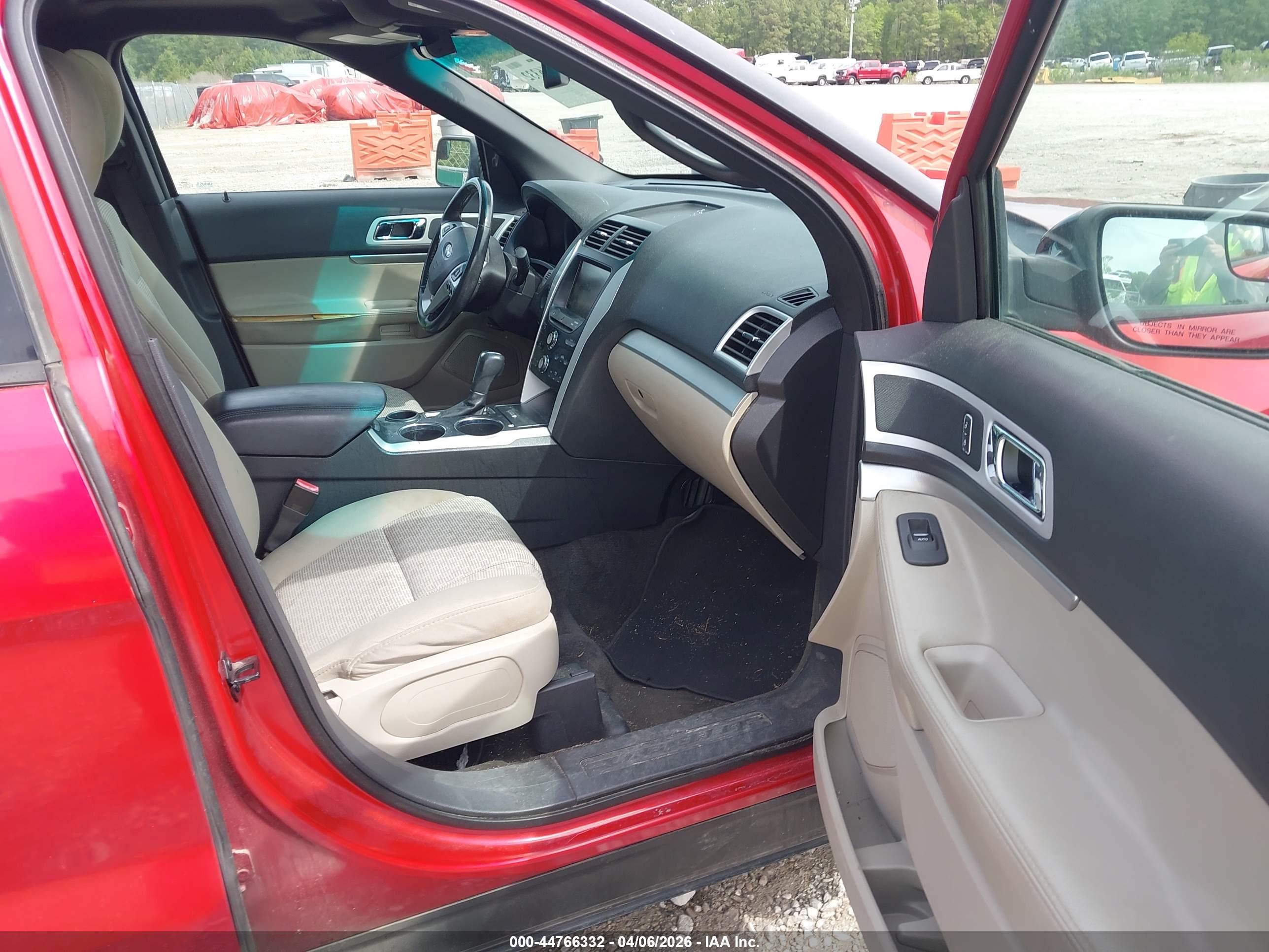 FORD EXPLORER image 5