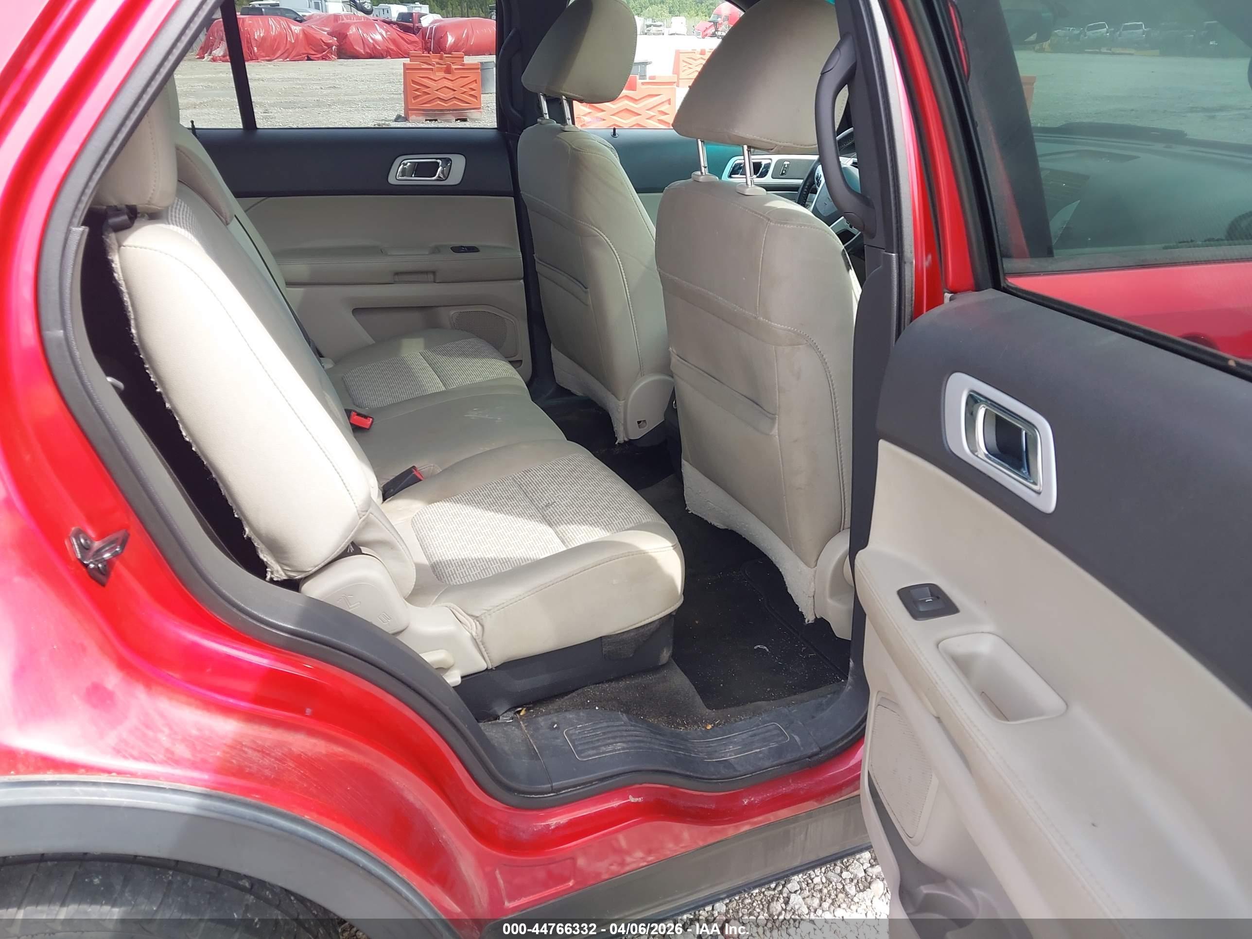 FORD EXPLORER image 8
