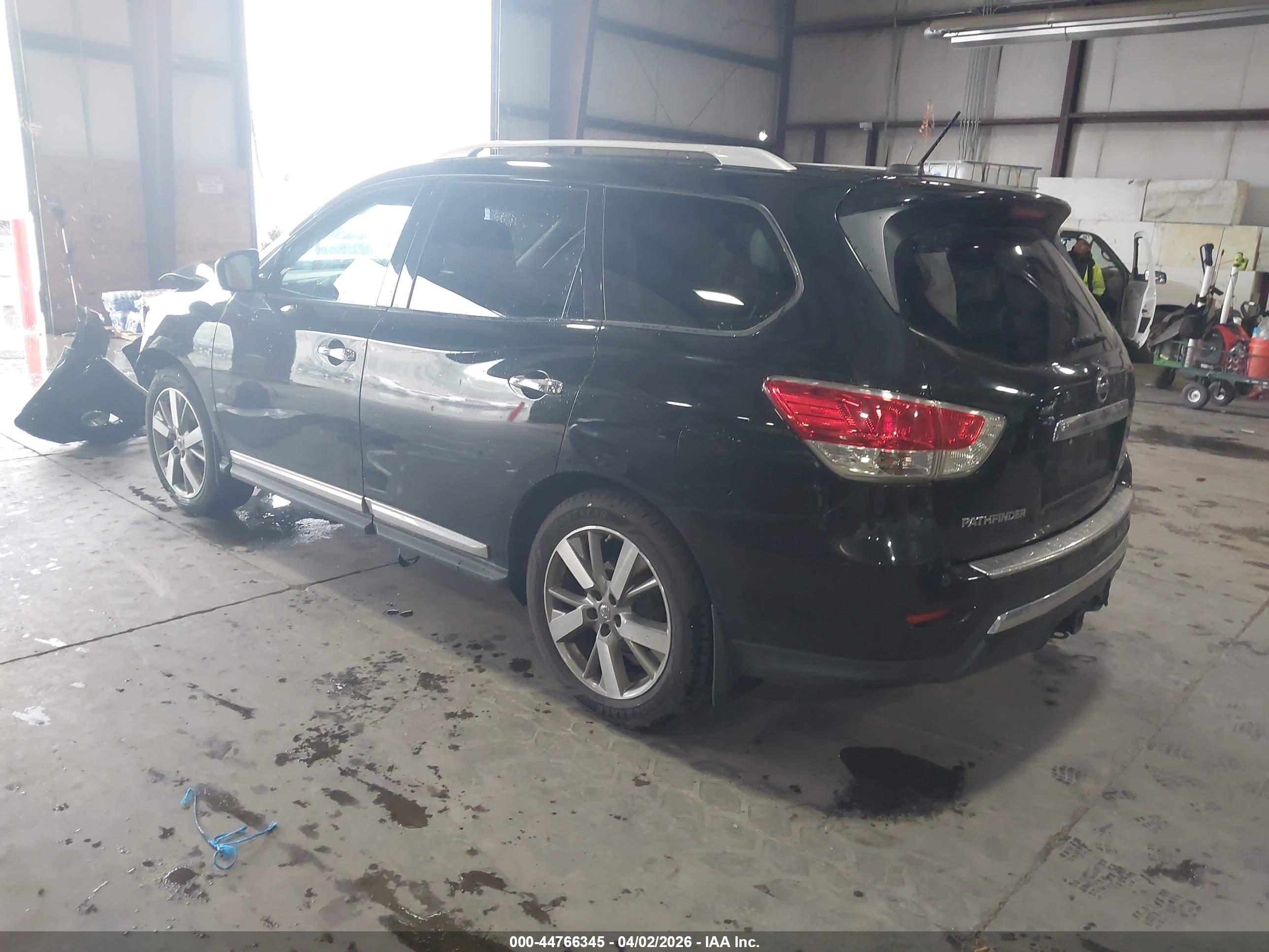 NISSAN PATHFINDER image 3