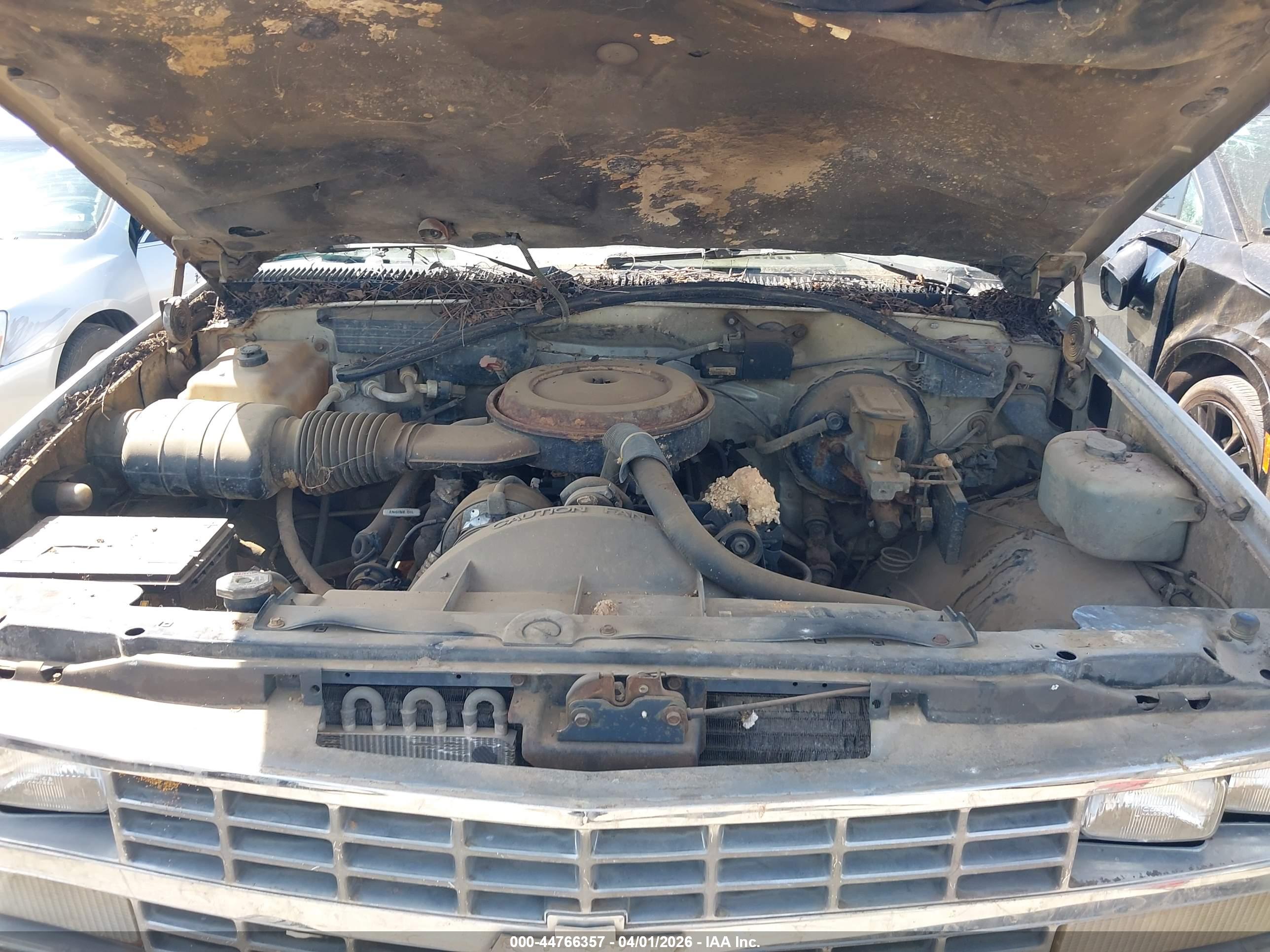 CHEVROLET GMT-400 image 10