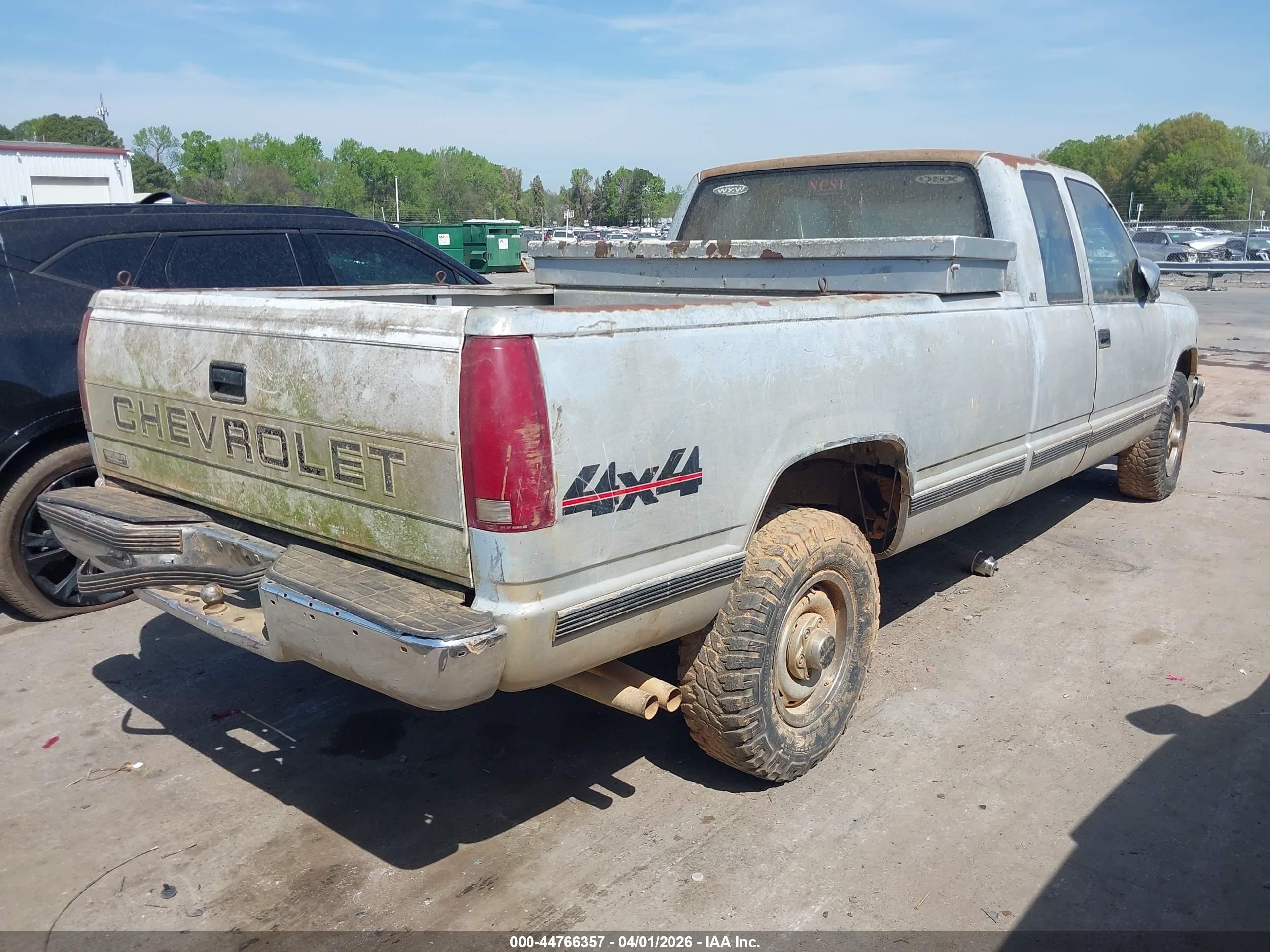CHEVROLET GMT-400 image 4