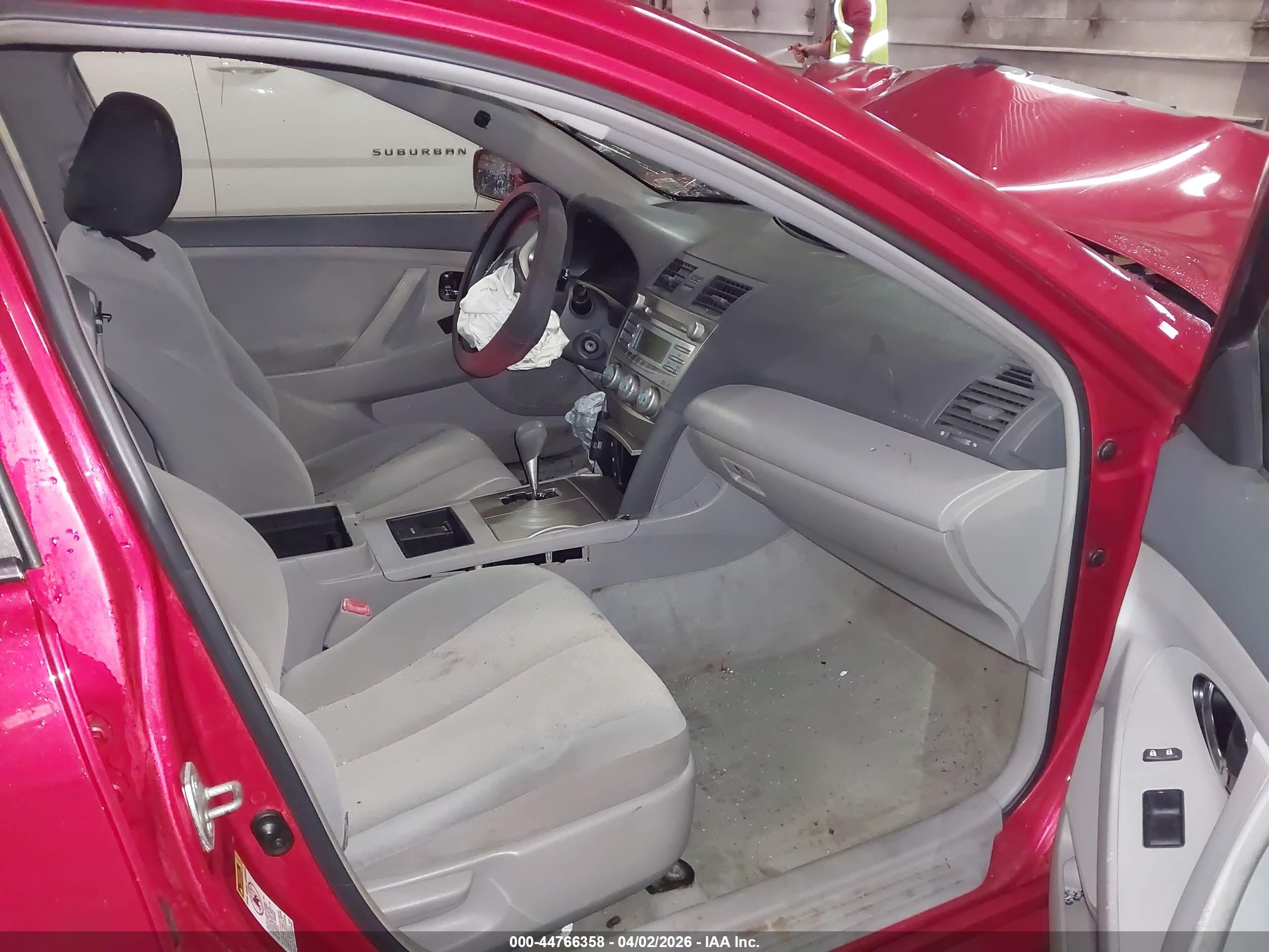 TOYOTA CAMRY image 5