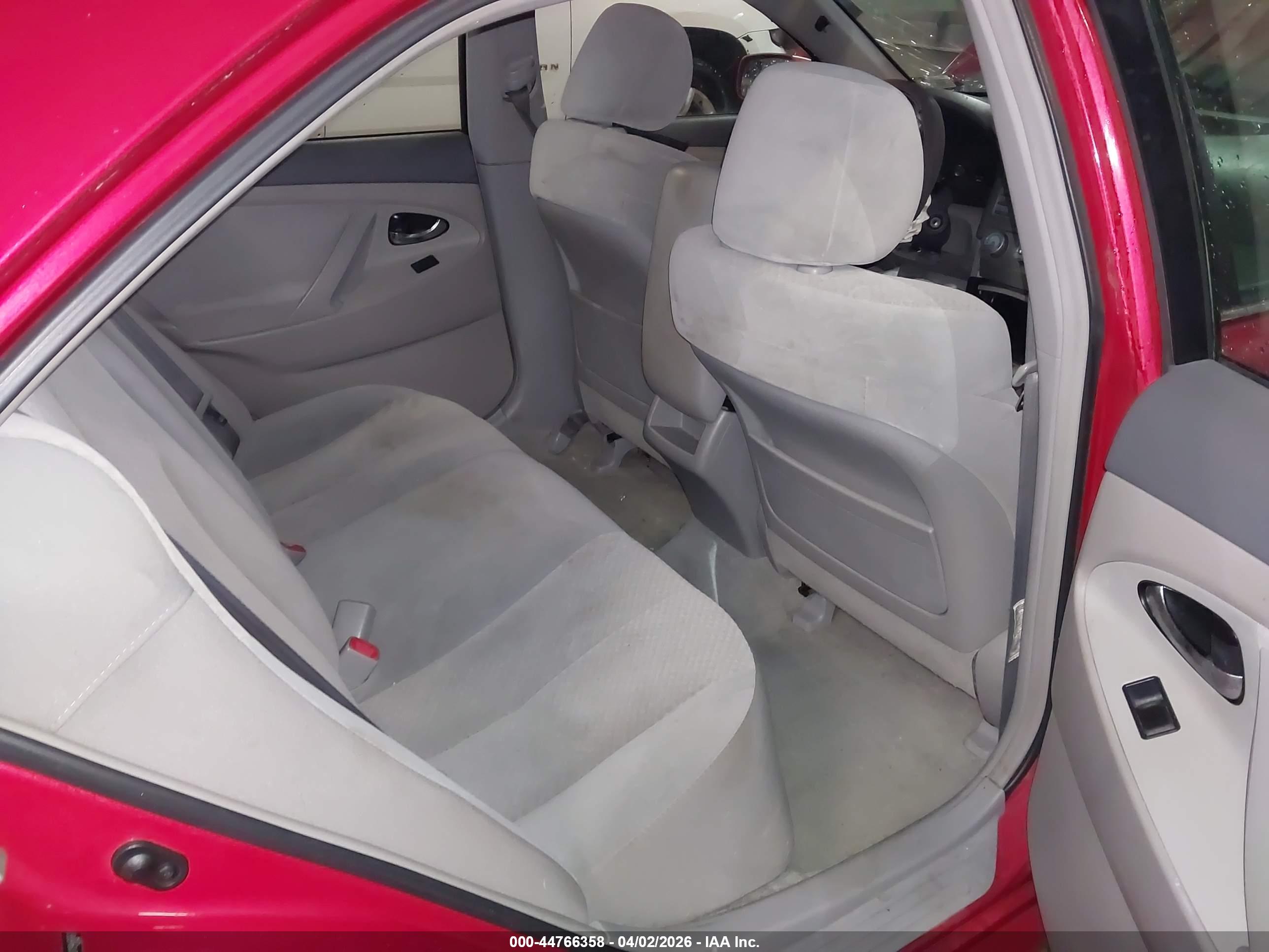 TOYOTA CAMRY image 8